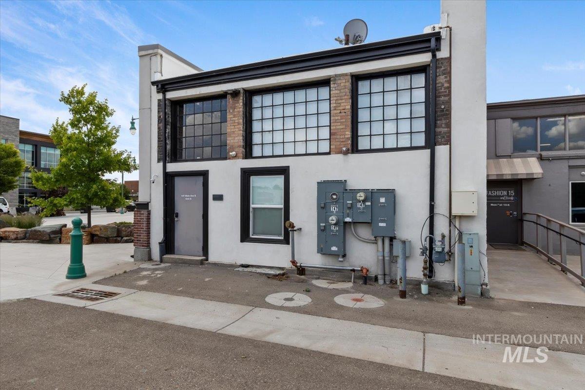 147 Main Ave E, Twin Falls, Idaho 83301-6229, 16 Rooms, Business/Commercial For Sale, Price $103,200,MLS 98988394