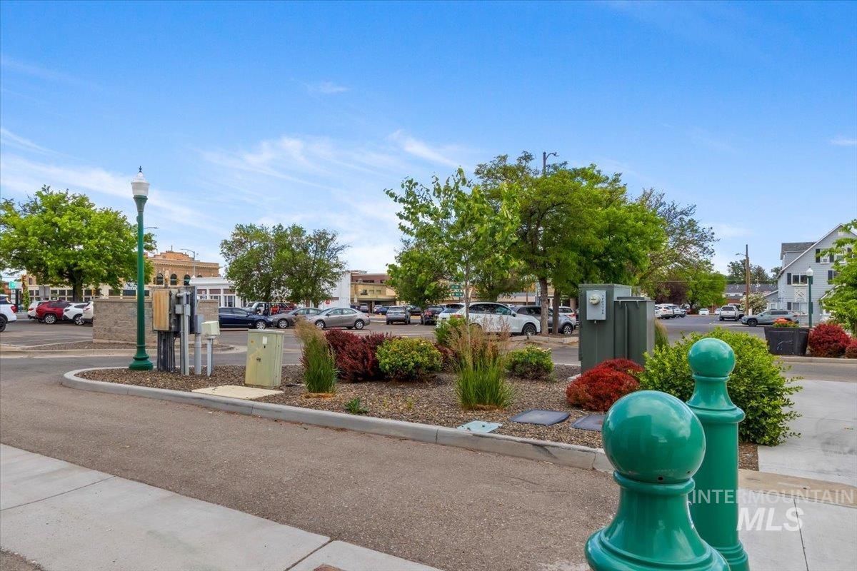 147 Main Ave E, Twin Falls, Idaho 83301-6229, 16 Rooms, Business/Commercial For Sale, Price $103,200,MLS 98988394