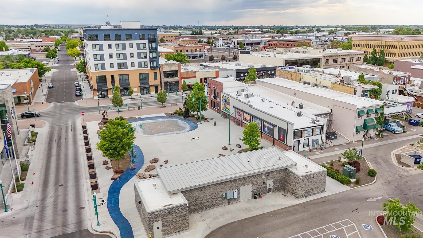 147 Main Ave E, Twin Falls, Idaho 83301-6229, 16 Rooms, Business/Commercial For Sale, Price $103,200,MLS 98988394