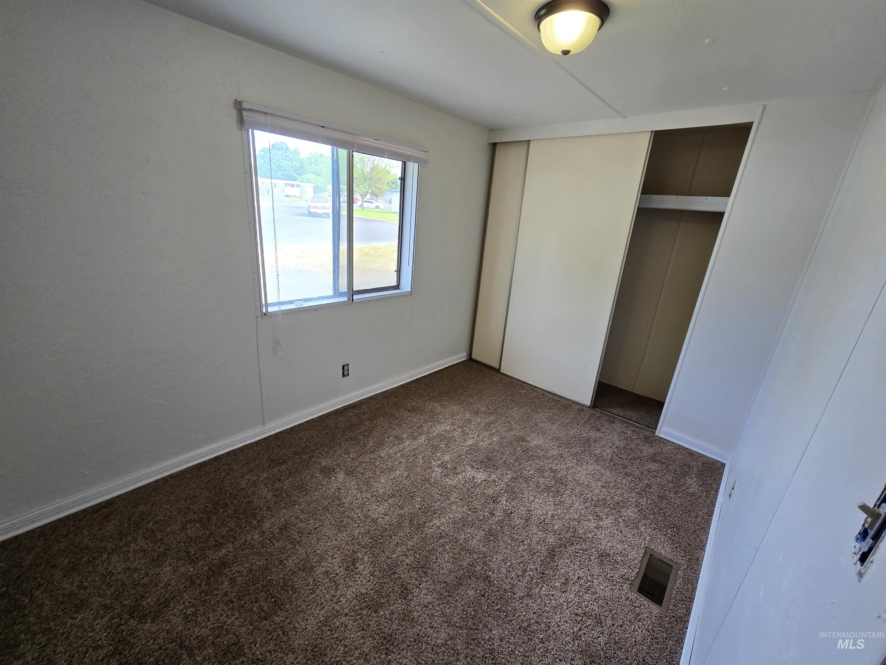 198 South Hills Rd, Twin Falls, Idaho 83301, 2 Bedrooms, 1 Bathroom, Residential For Sale, Price $39,000,MLS 98988395