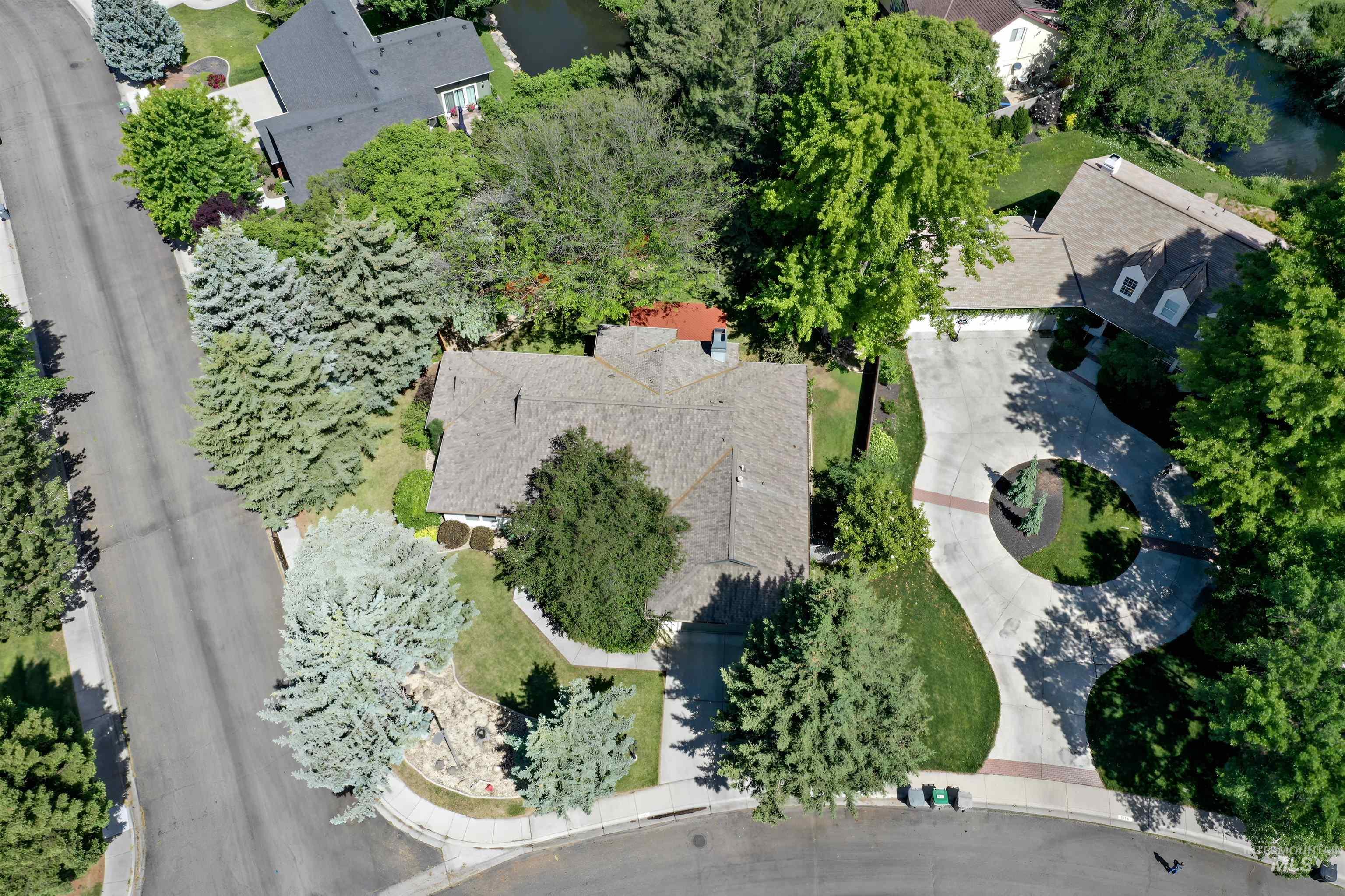 5145 N Riverfront Dr, Garden City, Idaho 83714, 3 Bedrooms, 3 Bathrooms, Residential For Sale, Price $699,900, 98988401