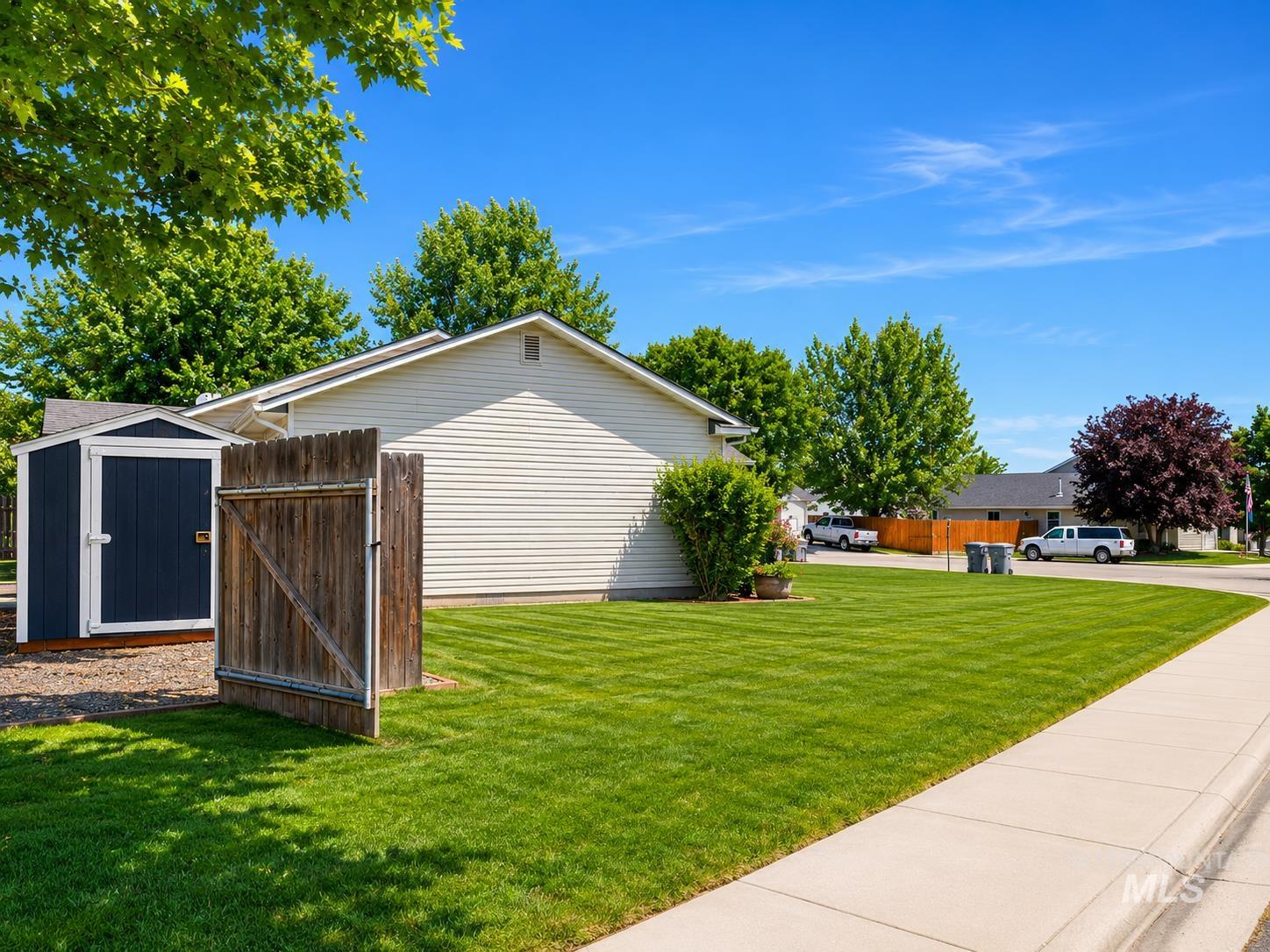 20549 Hancock Ave., Caldwell, Idaho 83605, 3 Bedrooms, 2 Bathrooms, Residential For Sale, Price $375,000,MLS 98988403