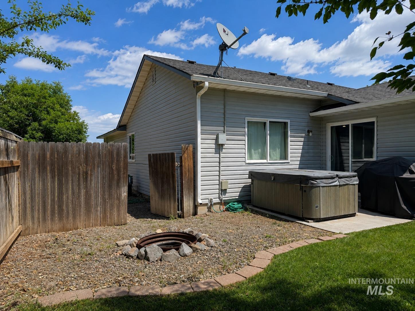 20549 Hancock Ave., Caldwell, Idaho 83605, 3 Bedrooms, 2 Bathrooms, Residential For Sale, Price $375,000,MLS 98988403