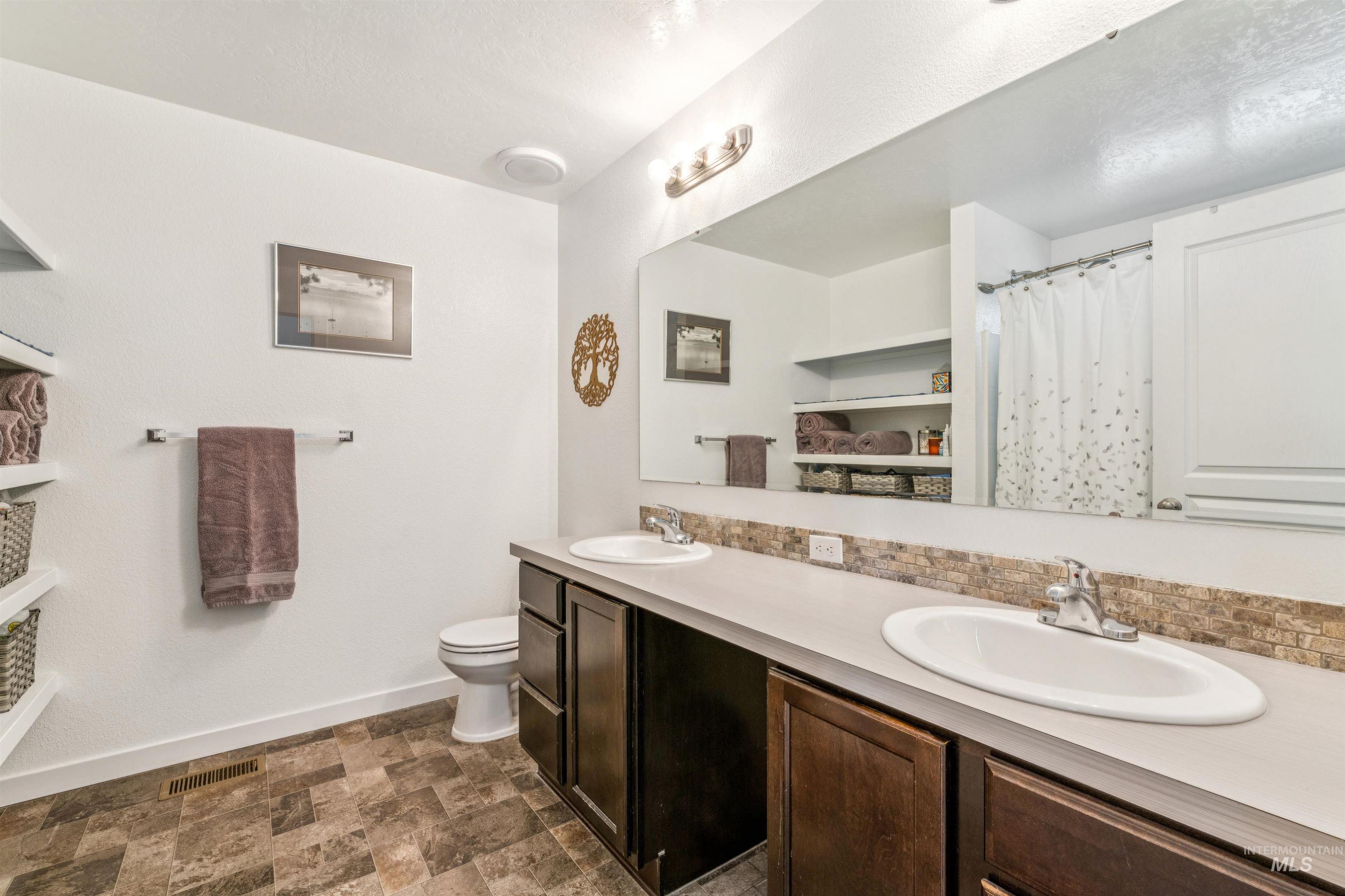 10551 Avalon St., Nampa, Idaho 83687, 4 Bedrooms, 2 Bathrooms, Residential For Sale, Price $414,900,MLS 98988404