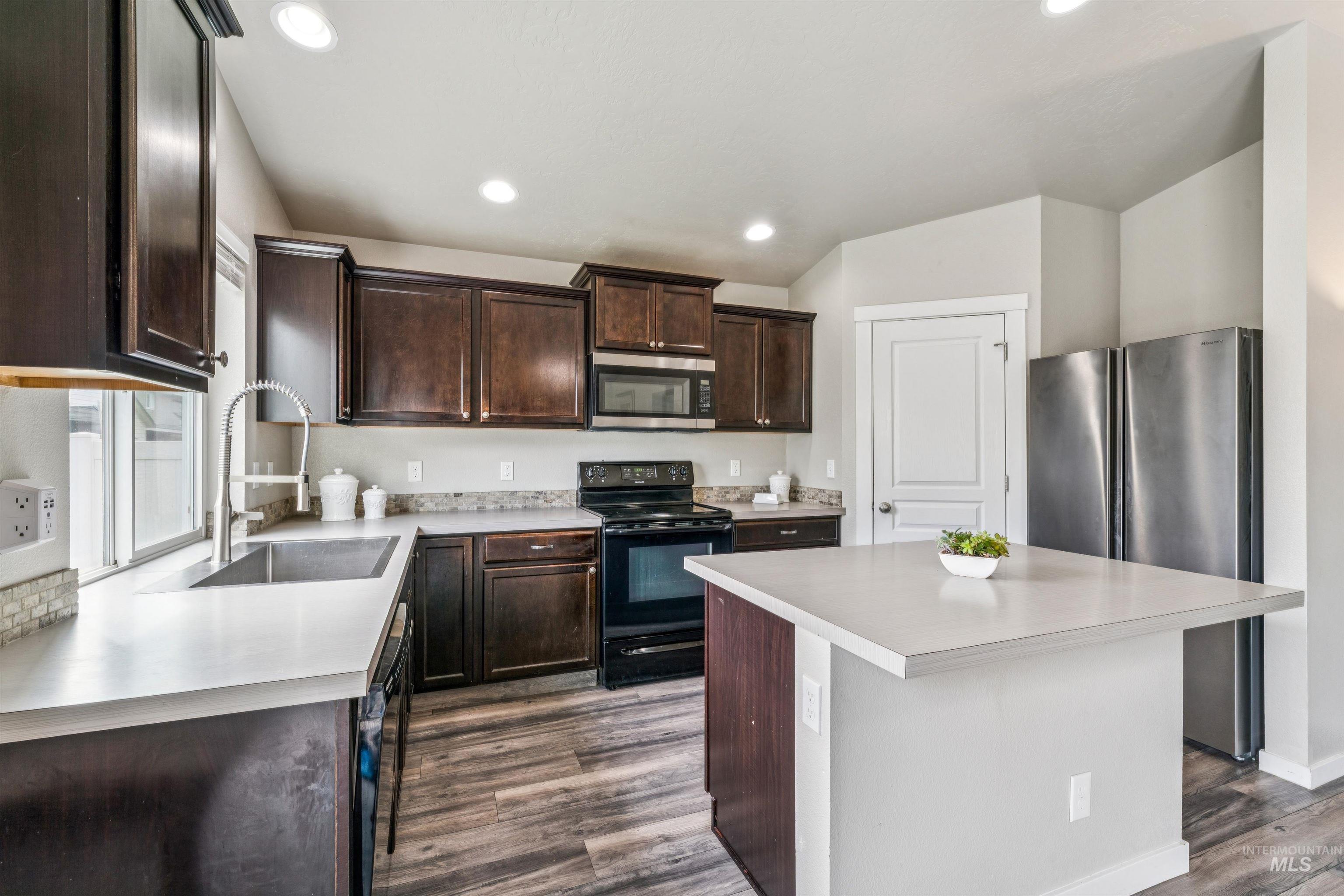 10551 Avalon St., Nampa, Idaho 83687, 4 Bedrooms, 2 Bathrooms, Residential For Sale, Price $414,900,MLS 98988404