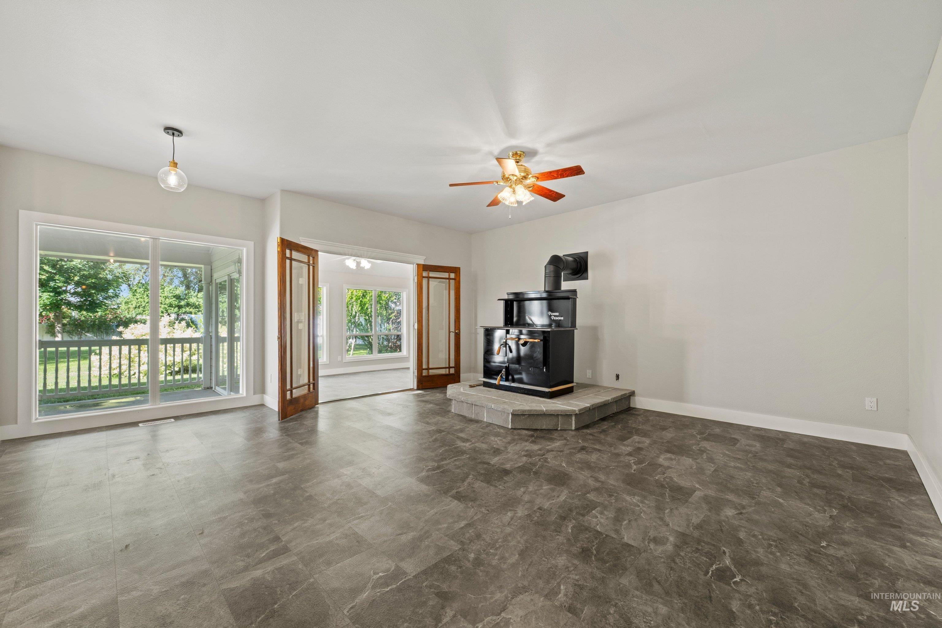 6423 Wright Lane, Nampa, Idaho 83686, 4 Bedrooms, 2.5 Bathrooms, Farm & Ranch For Sale, Price $999,875,MLS 98988405