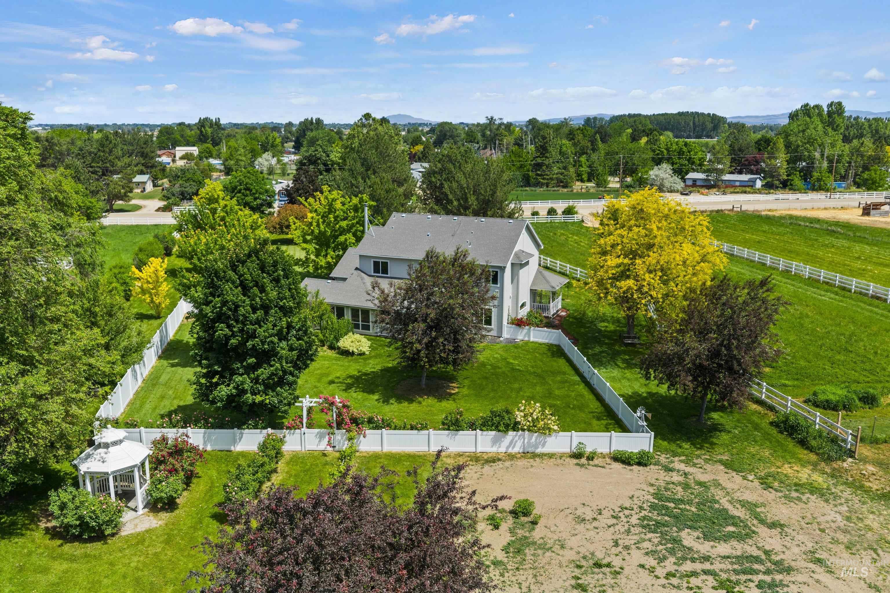 6423 Wright Lane, Nampa, Idaho 83686, 4 Bedrooms, 2.5 Bathrooms, Farm & Ranch For Sale, Price $999,875,MLS 98988405