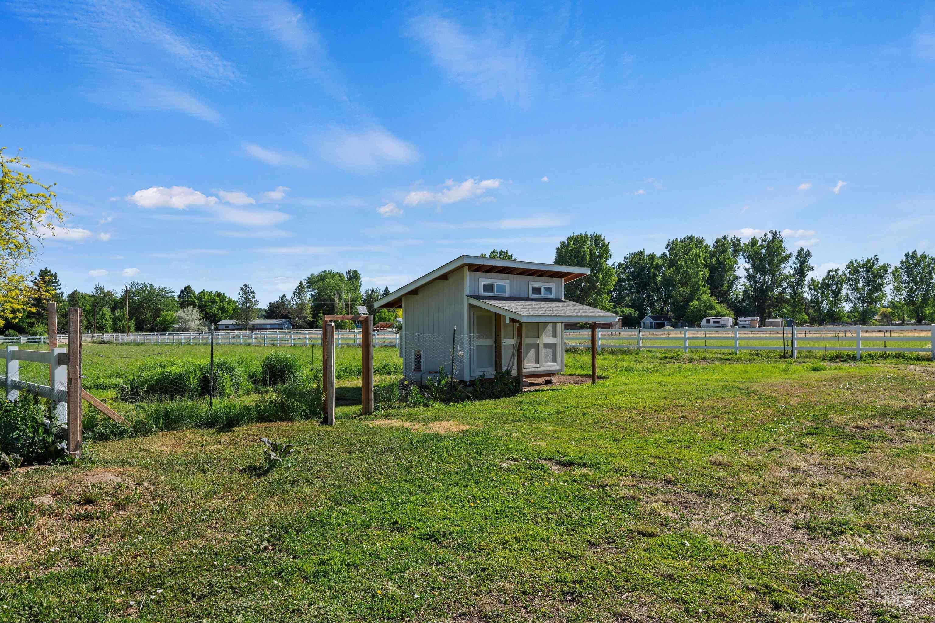 6423 Wright Lane, Nampa, Idaho 83686, 4 Bedrooms, 2.5 Bathrooms, Farm & Ranch For Sale, Price $999,875,MLS 98988405