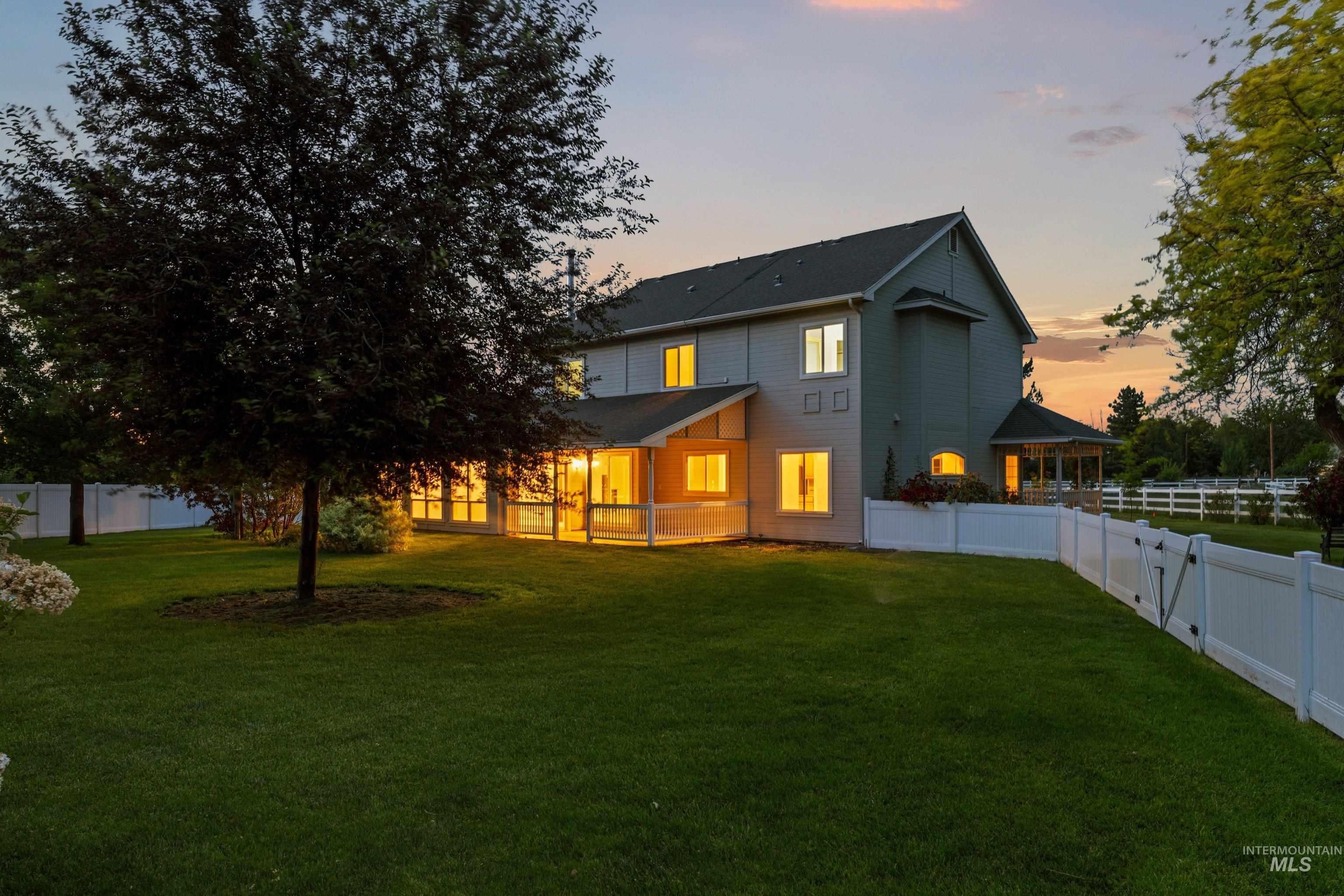 6423 Wright Lane, Nampa, Idaho 83686, 4 Bedrooms, 2.5 Bathrooms, Farm & Ranch For Sale, Price $999,875,MLS 98988405