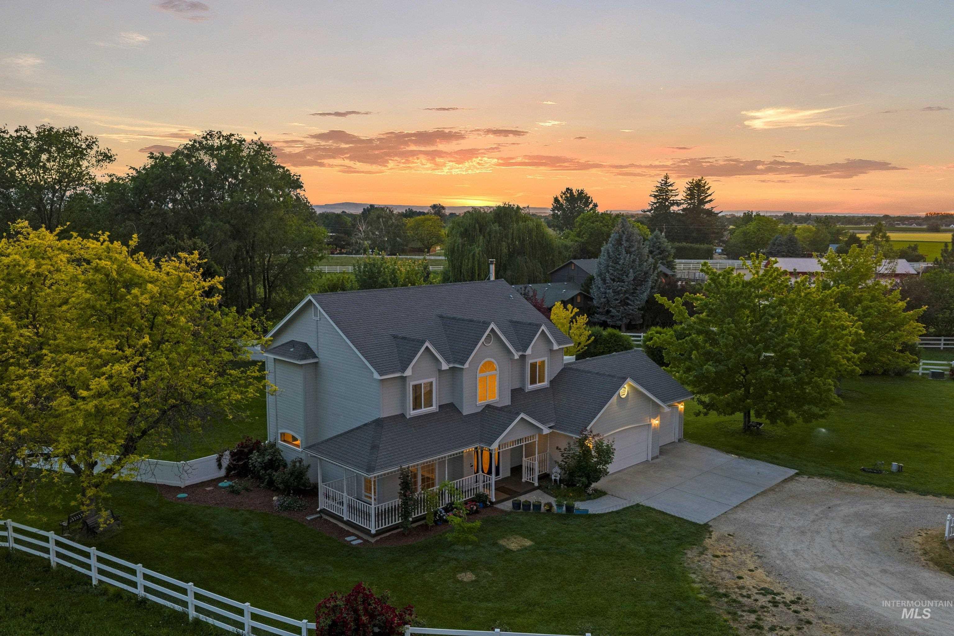 6423 Wright Lane, Nampa, Idaho 83686, 4 Bedrooms, 2.5 Bathrooms, Farm & Ranch For Sale, Price $999,875,MLS 98988405