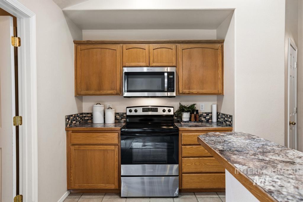 8773 W Banjo Dr., Boise, Idaho 83709, 3 Bedrooms, 2 Bathrooms, Residential For Sale, Price $399,000,MLS 98988408