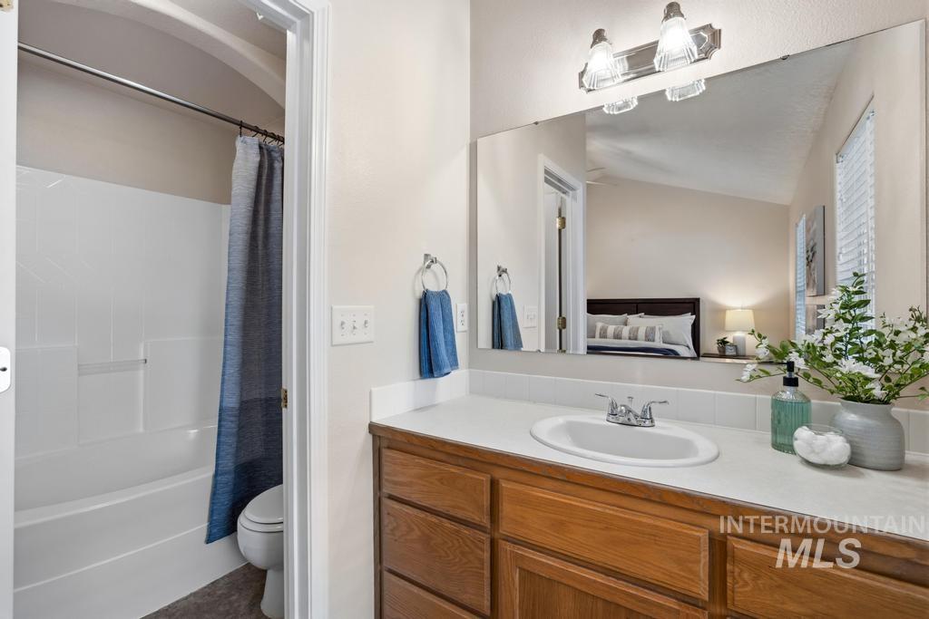 8773 W Banjo Dr., Boise, Idaho 83709, 3 Bedrooms, 2 Bathrooms, Residential For Sale, Price $399,000,MLS 98988408