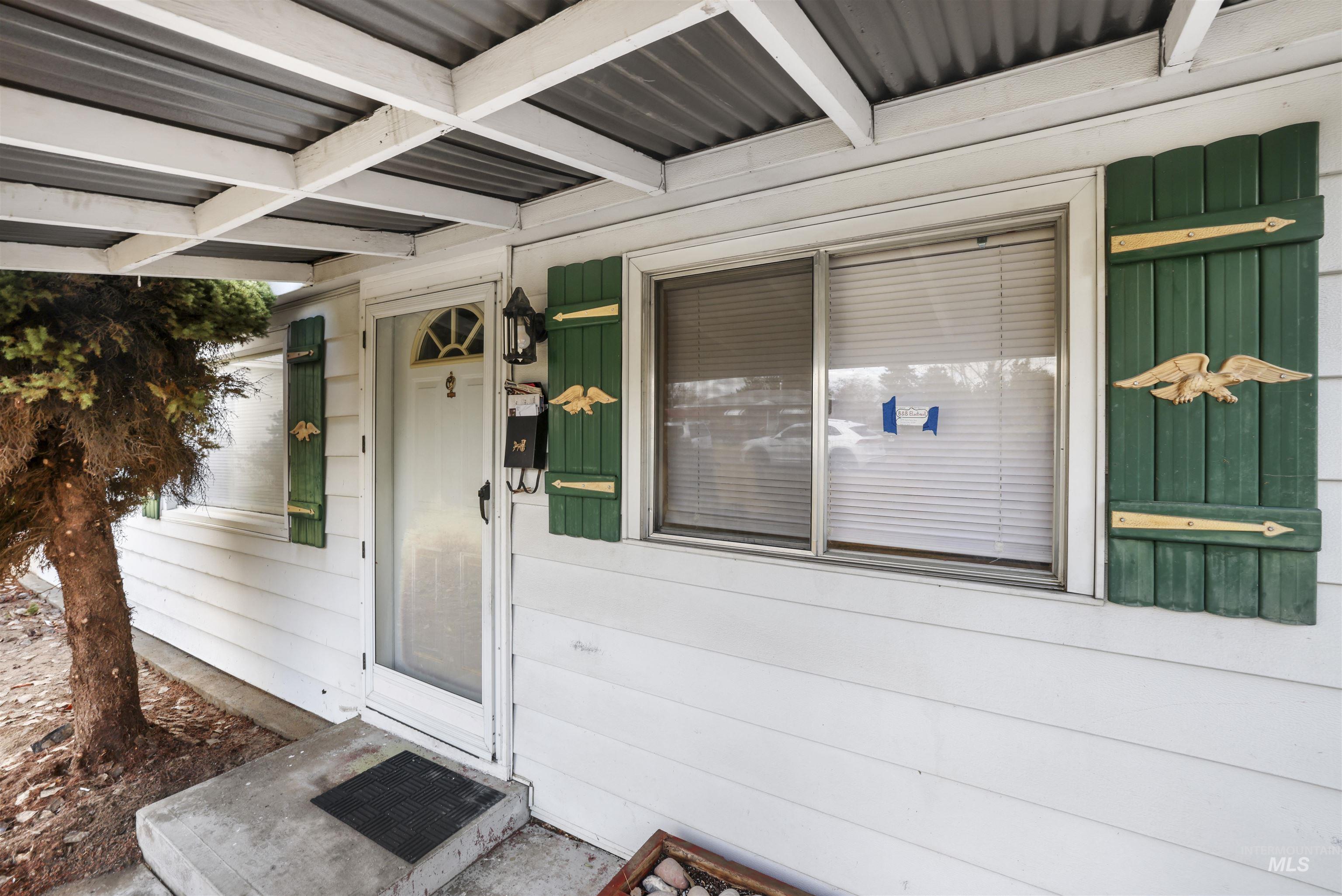 545 Madison Street, Twin Falls, Idaho 83301, 2 Bedrooms, 1 Bathroom, Residential For Sale, Price $239,900,MLS 98988410