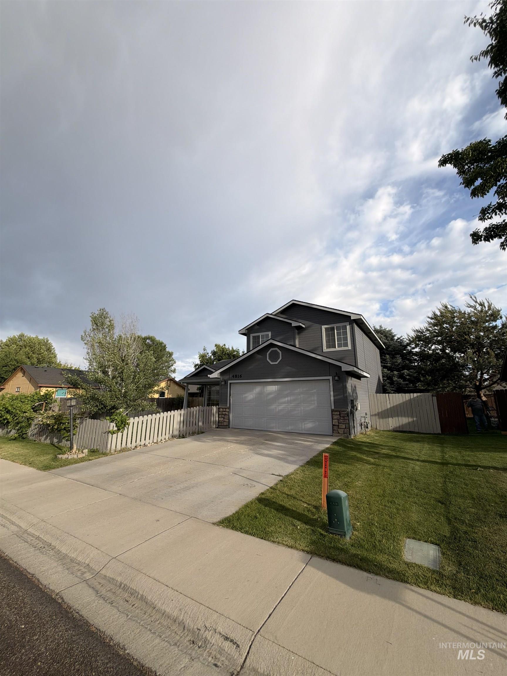 4816 Kadie Rd, Caldwell, Idaho 83607, 3 Bedrooms, 2.5 Bathrooms, Residential For Sale, Price $360,000,MLS 98988414