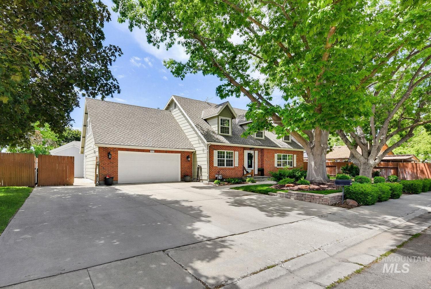 5429 N Capson, Boise, Idaho 83704, 4 Bedrooms, 3 Bathrooms, Residential For Sale, Price $615,000,MLS 98988418
