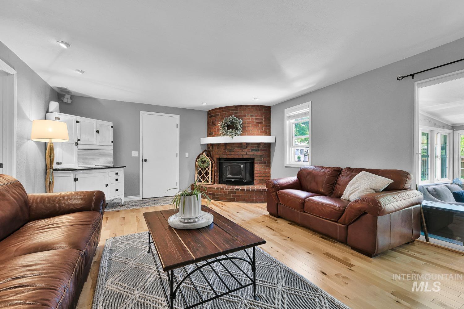 5429 N Capson, Boise, Idaho 83704, 4 Bedrooms, 3 Bathrooms, Residential For Sale, Price $615,000,MLS 98988418