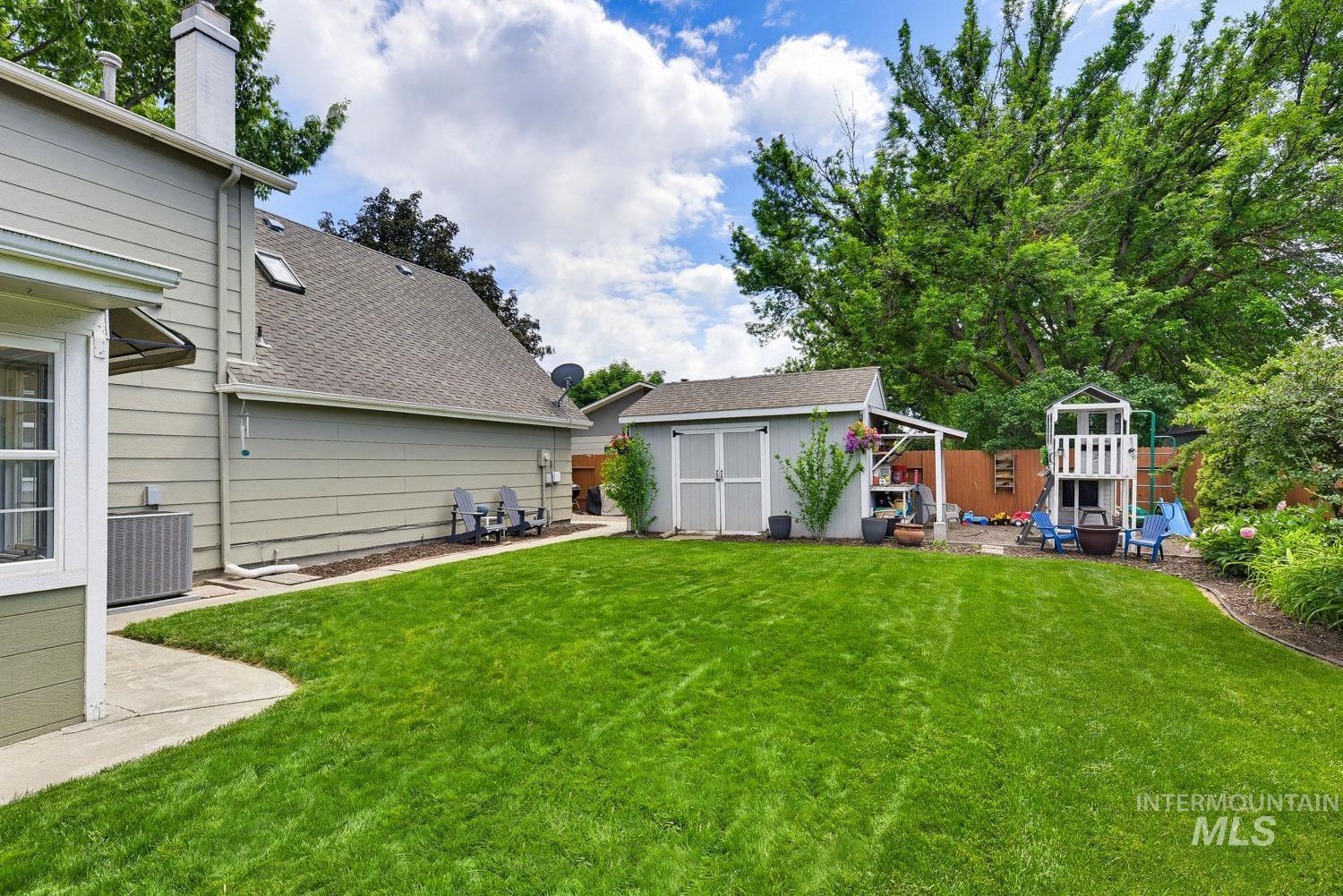 5429 N Capson, Boise, Idaho 83704, 4 Bedrooms, 3 Bathrooms, Residential For Sale, Price $615,000,MLS 98988418