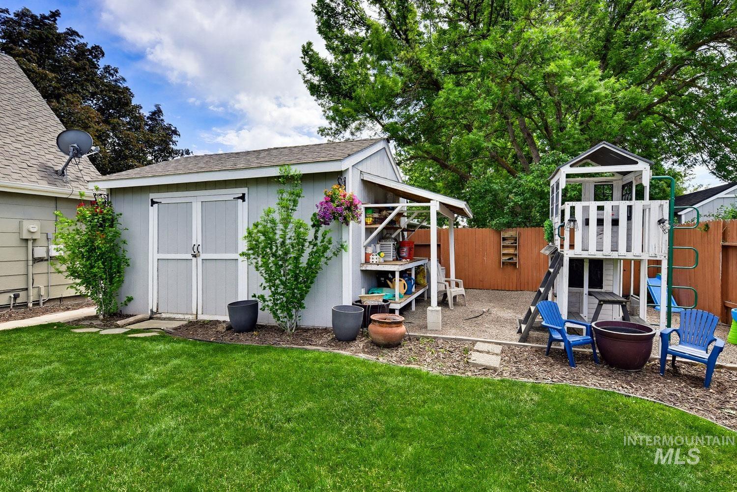 5429 N Capson, Boise, Idaho 83704, 4 Bedrooms, 3 Bathrooms, Residential For Sale, Price $615,000,MLS 98988418