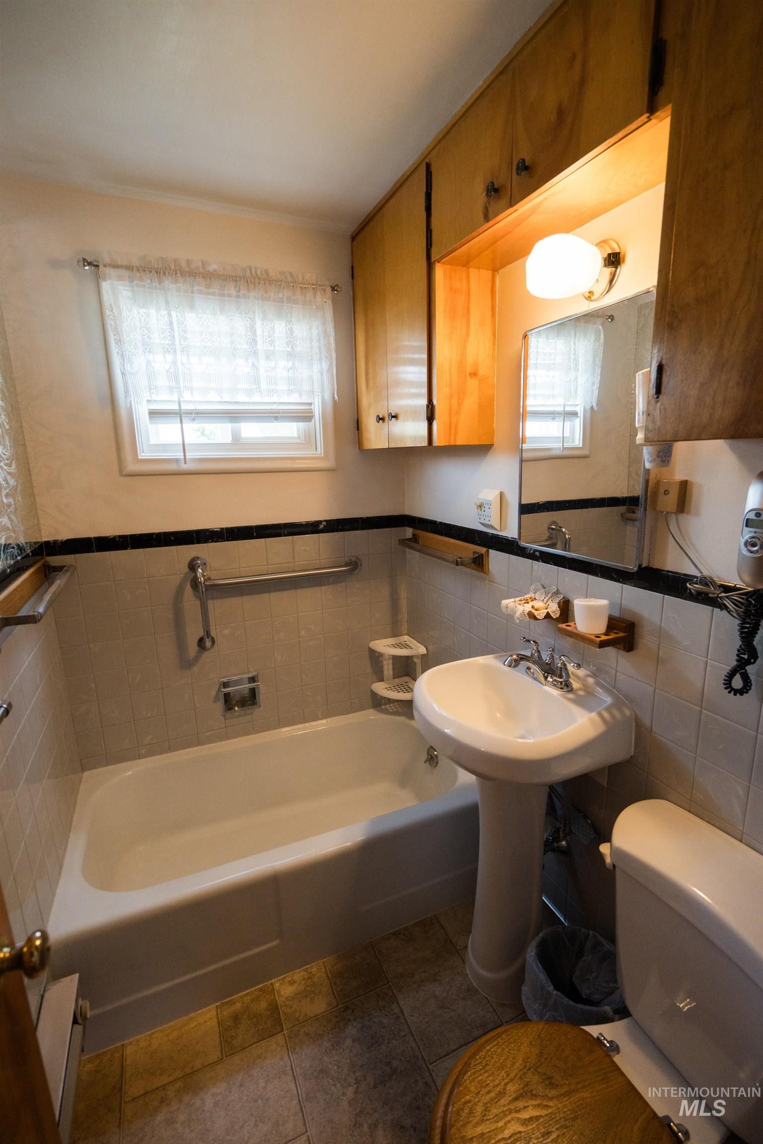 146 W 50 S, Rupert, Idaho 83350, 3 Bedrooms, 1 Bathroom, Residential For Sale, Price $270,000,MLS 98988419