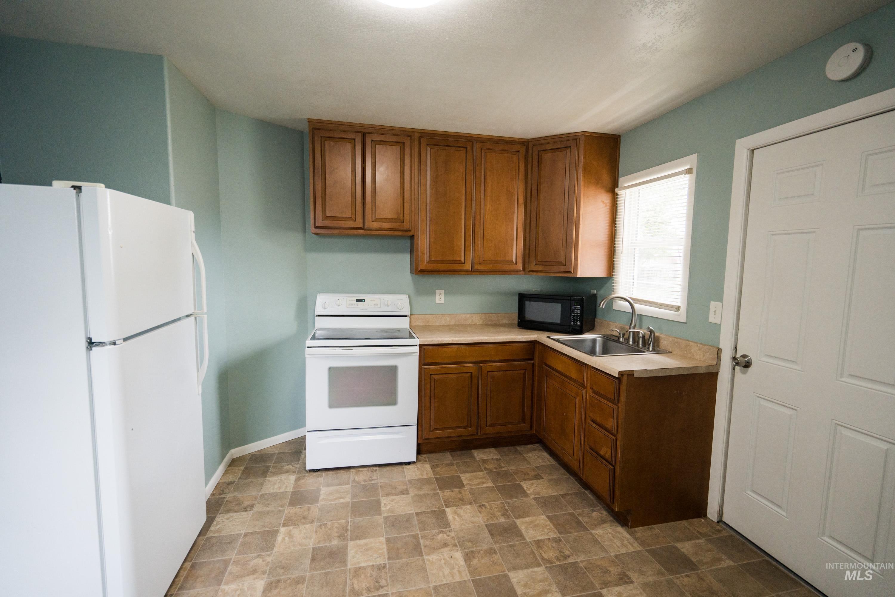 1018 Schodde Ave, Burley, Idaho 83318, 2 Bedrooms, 1 Bathroom, Residential For Sale, Price $209,900,MLS 98988420