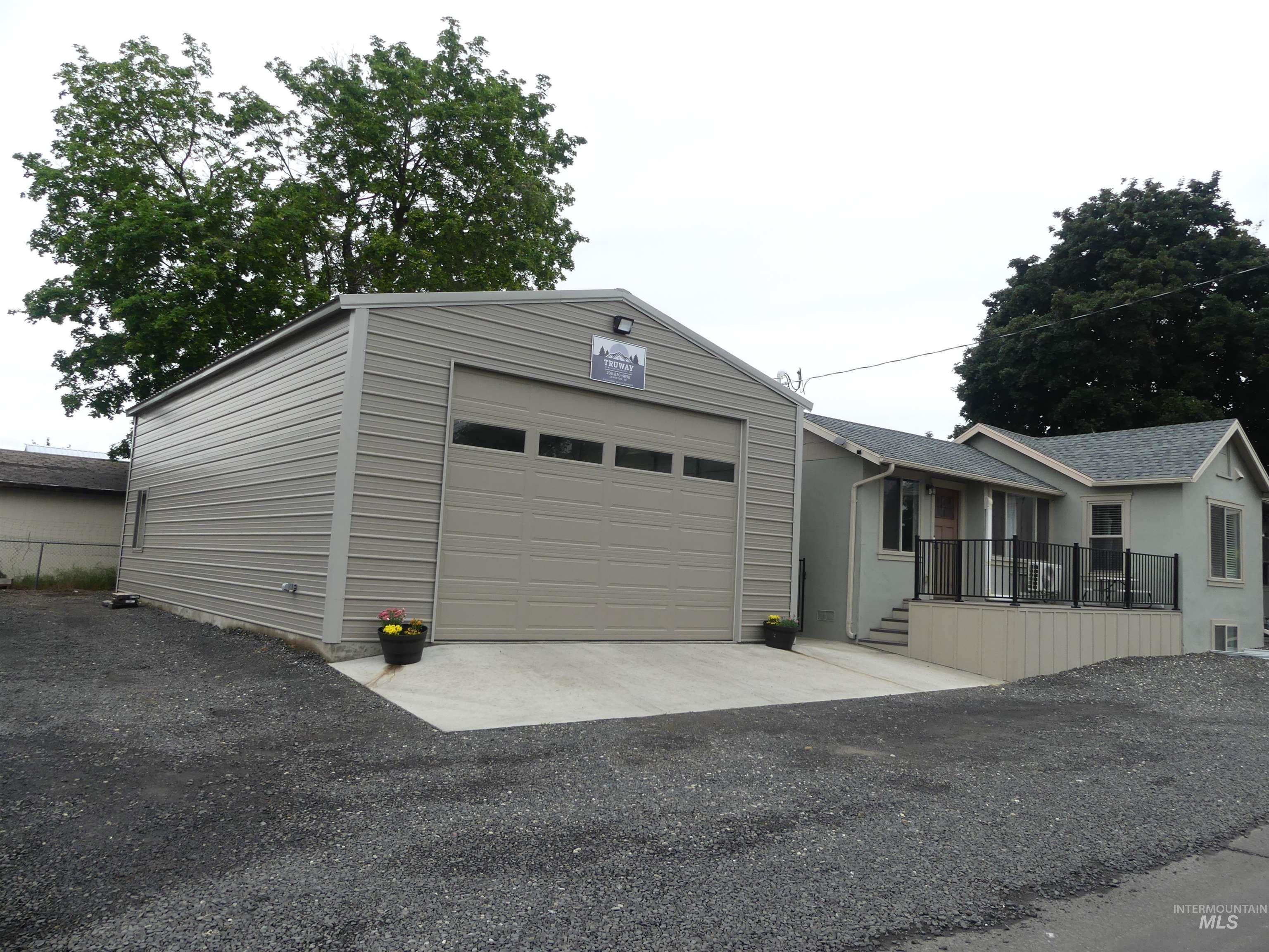 3320 9th St, Lewiston, Idaho 83501, 5 Bedrooms, 2 Bathrooms, Residential For Sale, Price $399,000,MLS 98988421