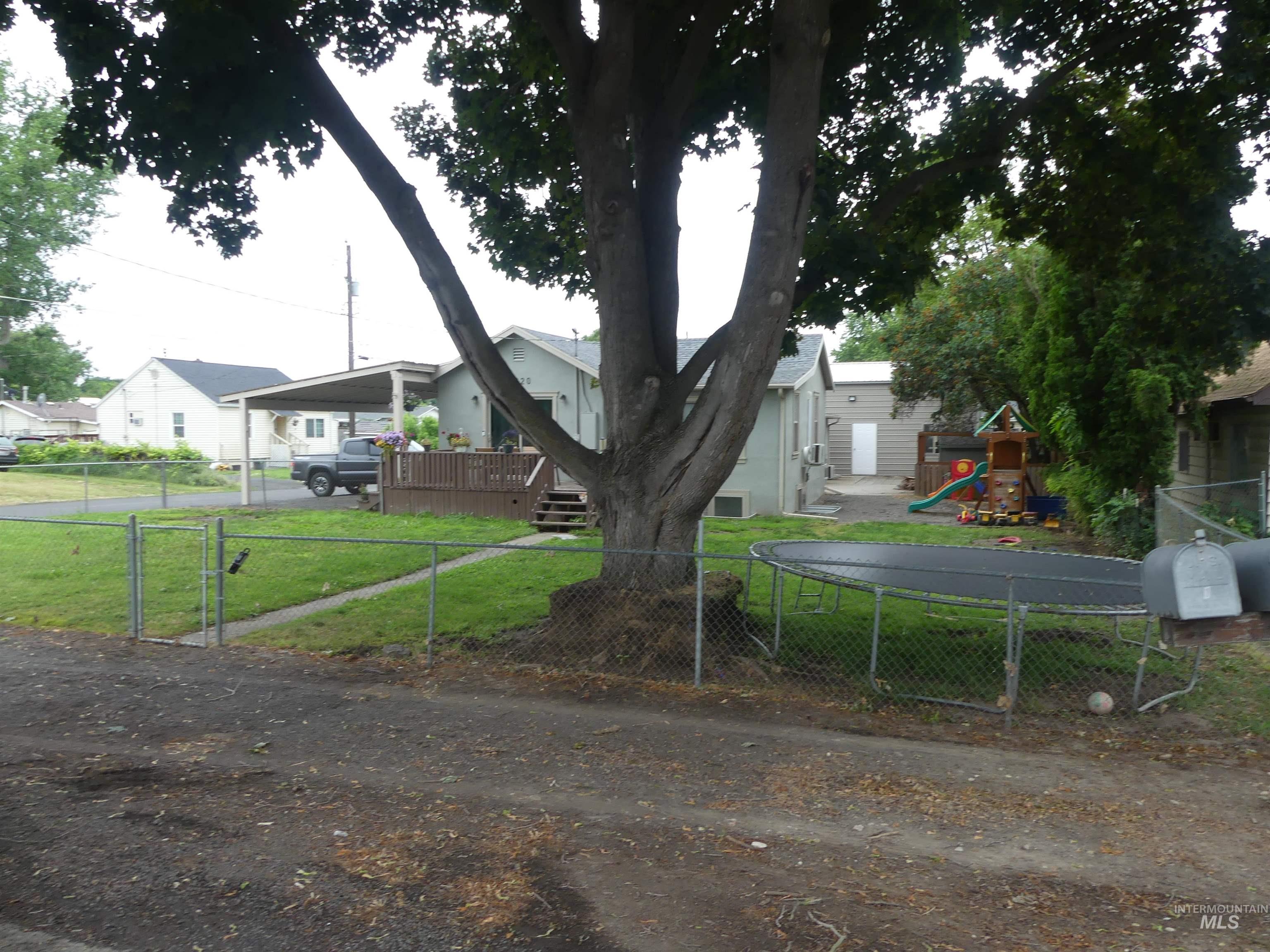3320 9th St, Lewiston, Idaho 83501, 5 Bedrooms, 2 Bathrooms, Residential For Sale, Price $399,000,MLS 98988421