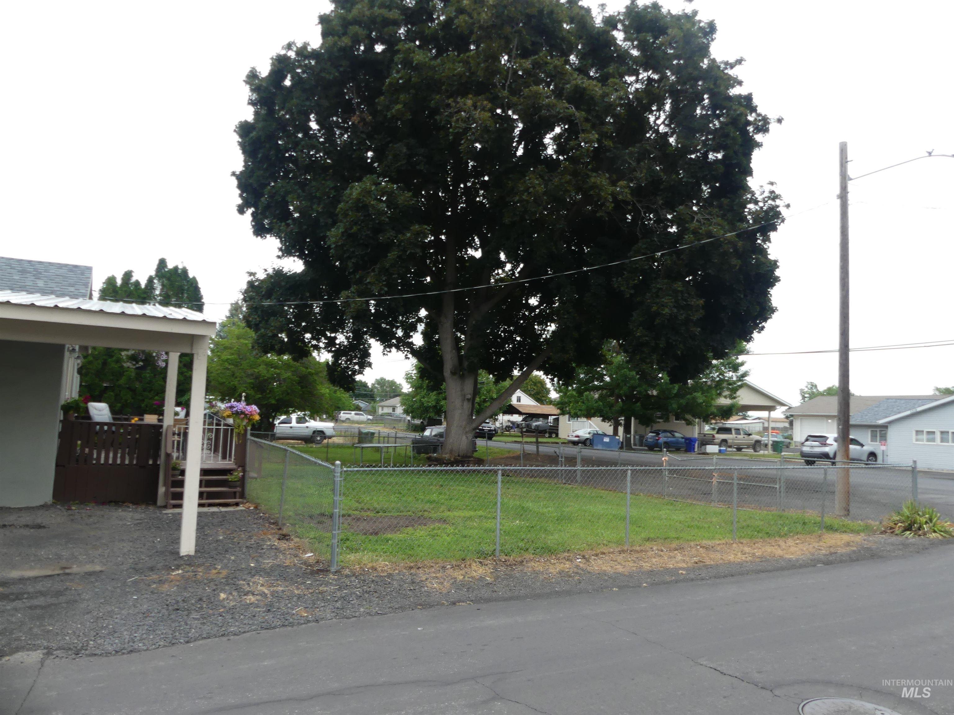 3320 9th St, Lewiston, Idaho 83501, 5 Bedrooms, 2 Bathrooms, Residential For Sale, Price $399,000,MLS 98988421
