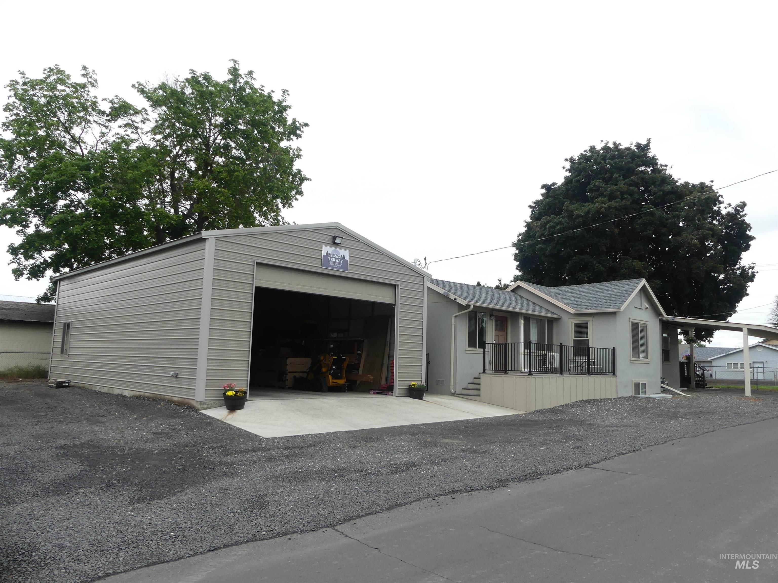 3320 9th St, Lewiston, Idaho 83501, 5 Bedrooms, 2 Bathrooms, Residential For Sale, Price $399,000,MLS 98988421