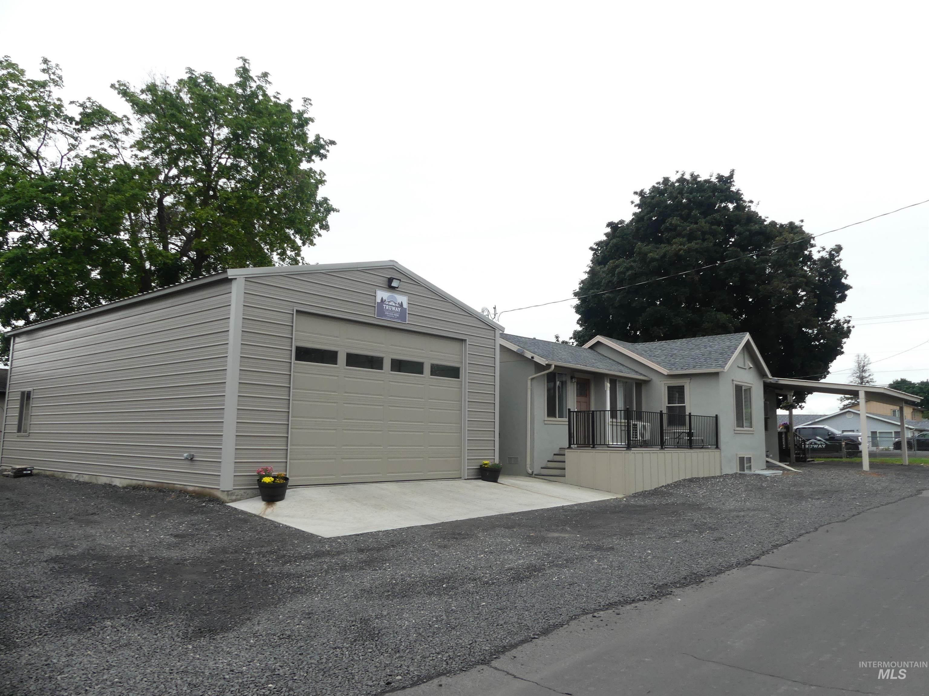 3320 9th St, Lewiston, Idaho 83501, 5 Bedrooms, 2 Bathrooms, Residential For Sale, Price $399,000,MLS 98988421