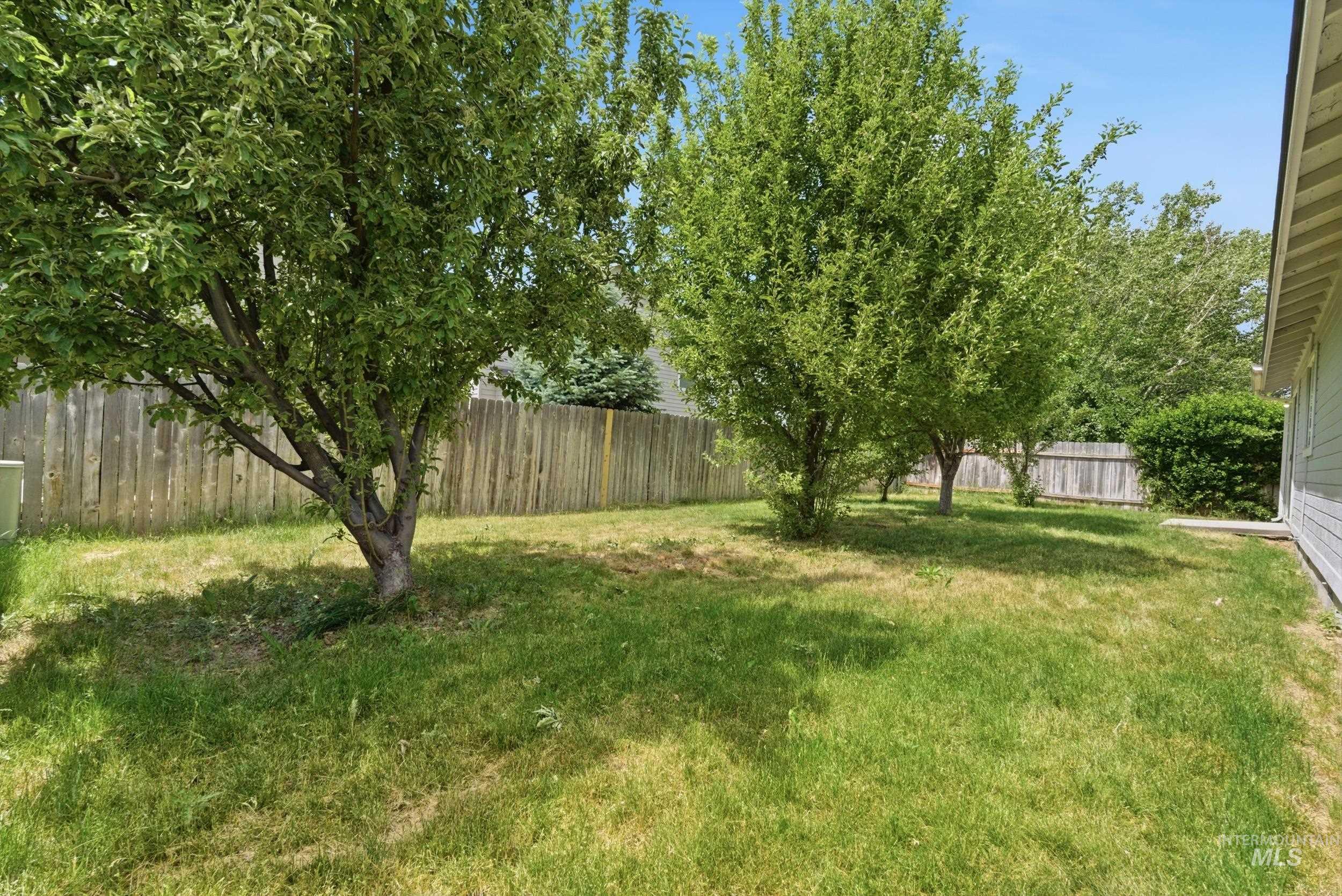 727 N Ocean Ave, Meridian, Idaho 83642, 3 Bedrooms, 2 Bathrooms, Residential For Sale, Price $409,900,MLS 98988425