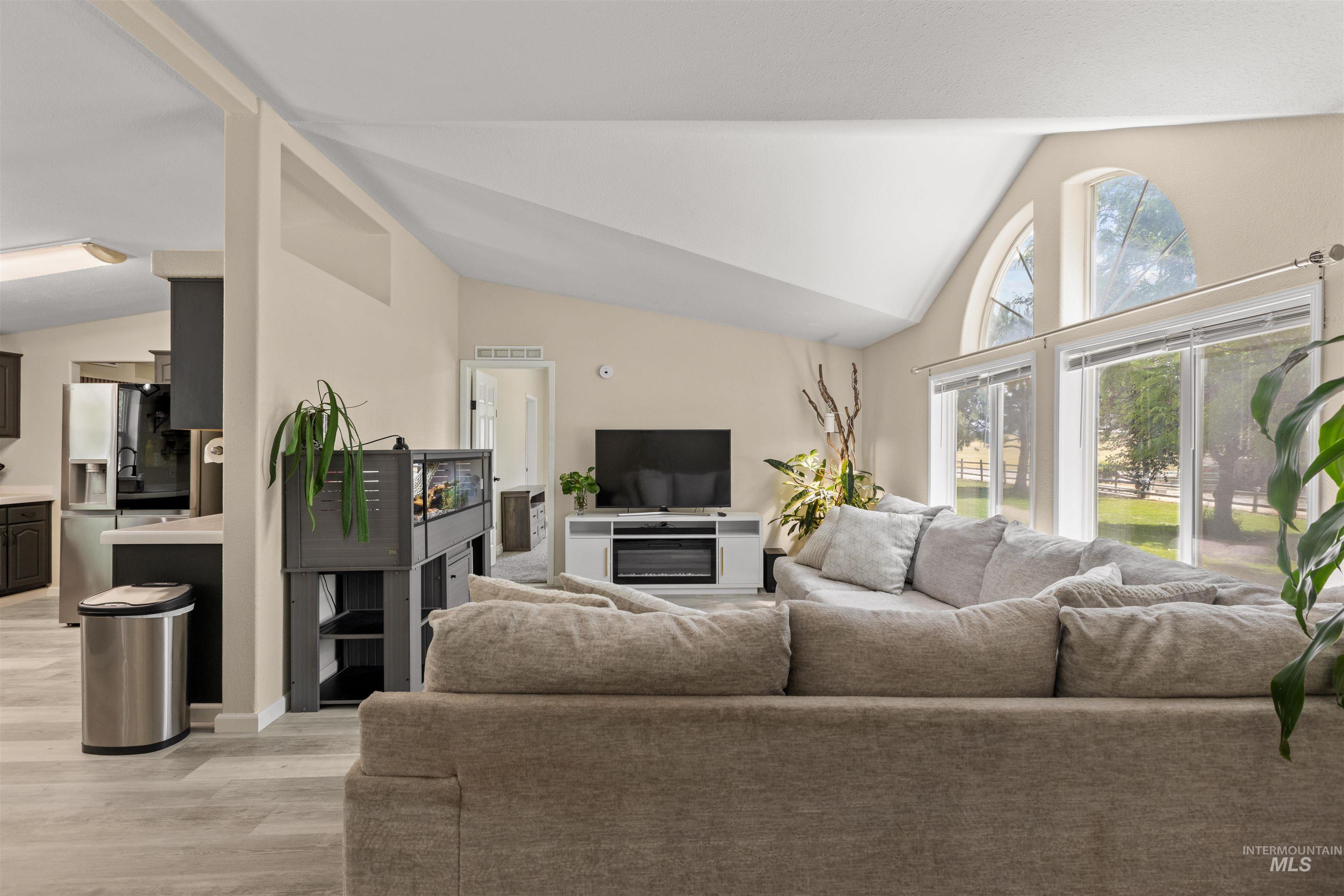 24413 Freezeout Rd, Caldwell, Idaho 83607-7643, 3 Bedrooms, 2 Bathrooms, Residential For Sale, Price $714,999,MLS 98988430
