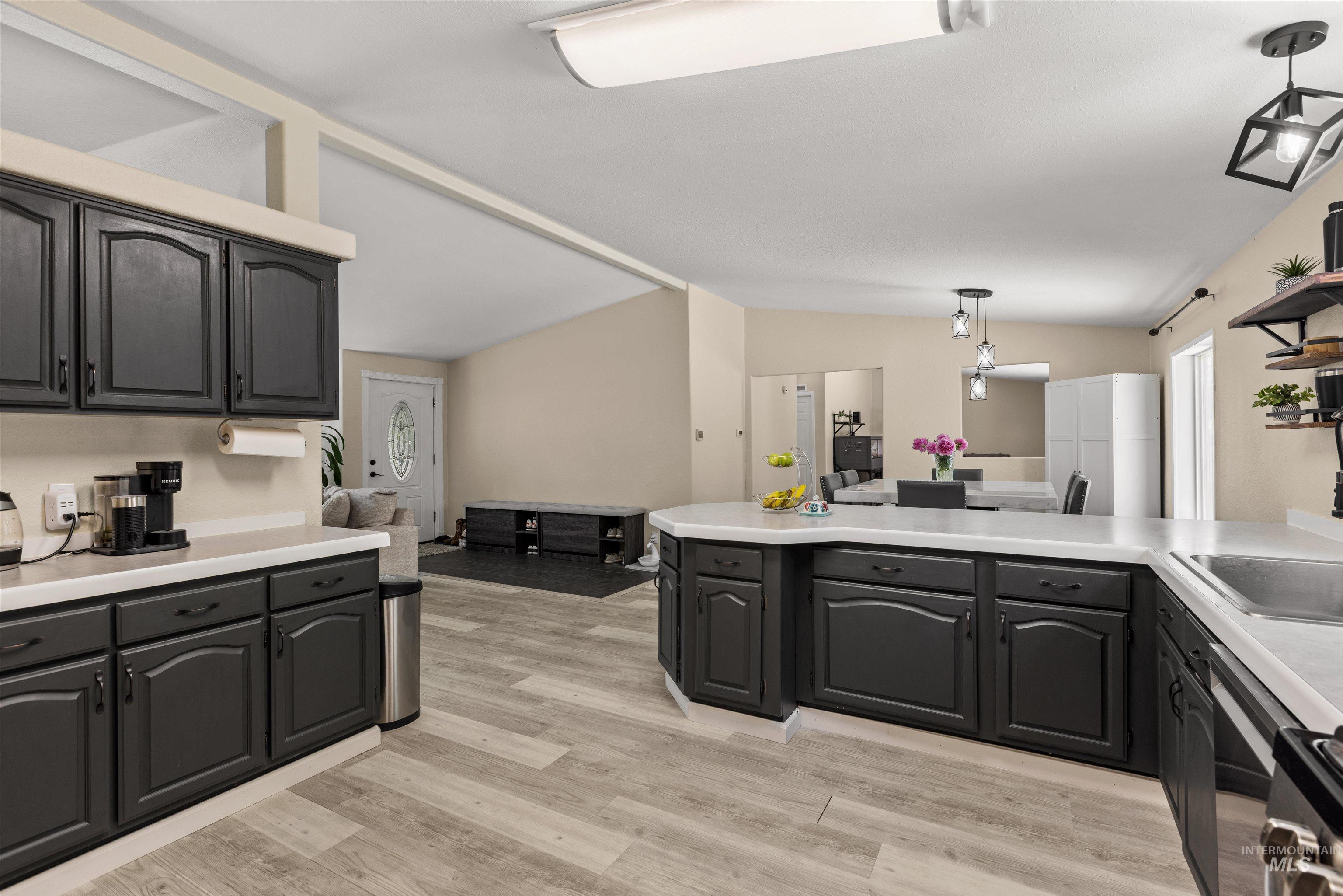 24413 Freezeout Rd, Caldwell, Idaho 83607-7643, 3 Bedrooms, 2 Bathrooms, Residential For Sale, Price $714,999,MLS 98988430
