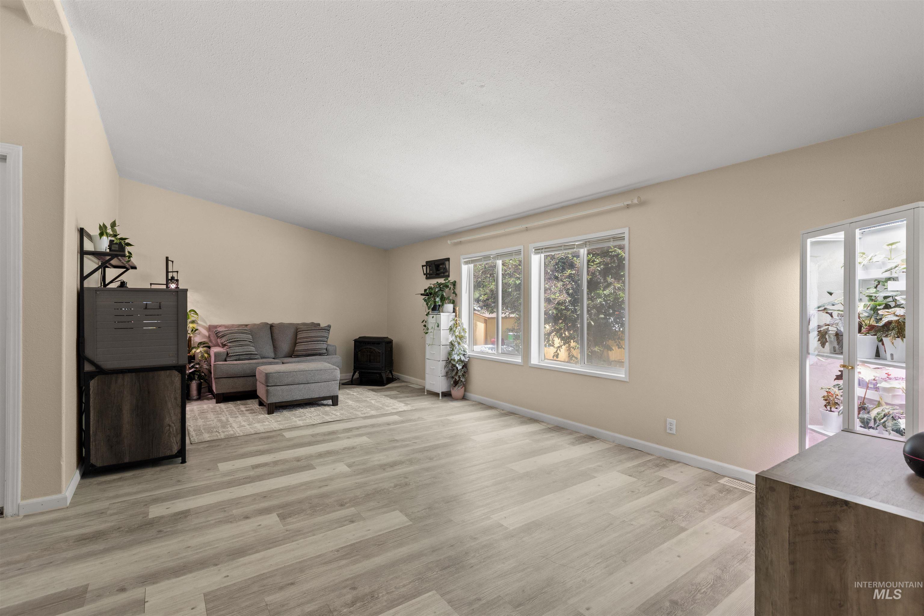 24413 Freezeout Rd, Caldwell, Idaho 83607-7643, 3 Bedrooms, 2 Bathrooms, Residential For Sale, Price $714,999,MLS 98988430