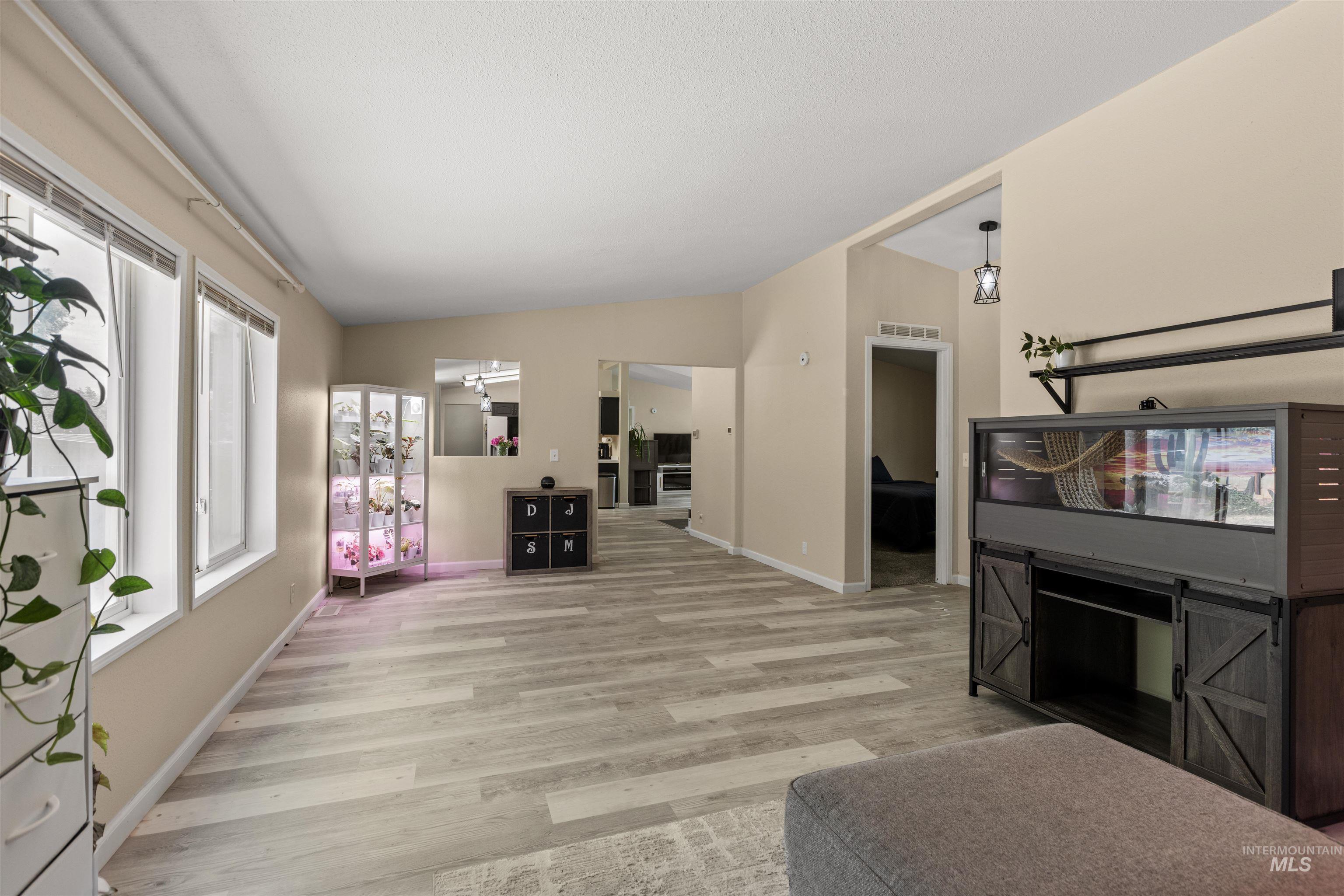 24413 Freezeout Rd, Caldwell, Idaho 83607-7643, 3 Bedrooms, 2 Bathrooms, Residential For Sale, Price $714,999,MLS 98988430