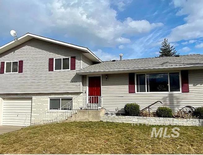 2113 Schaefer Drive, Clarkston, Washington 99403, 5 Bedrooms, 2 Bathrooms, Residential For Sale, Price $430,000,MLS 98988432