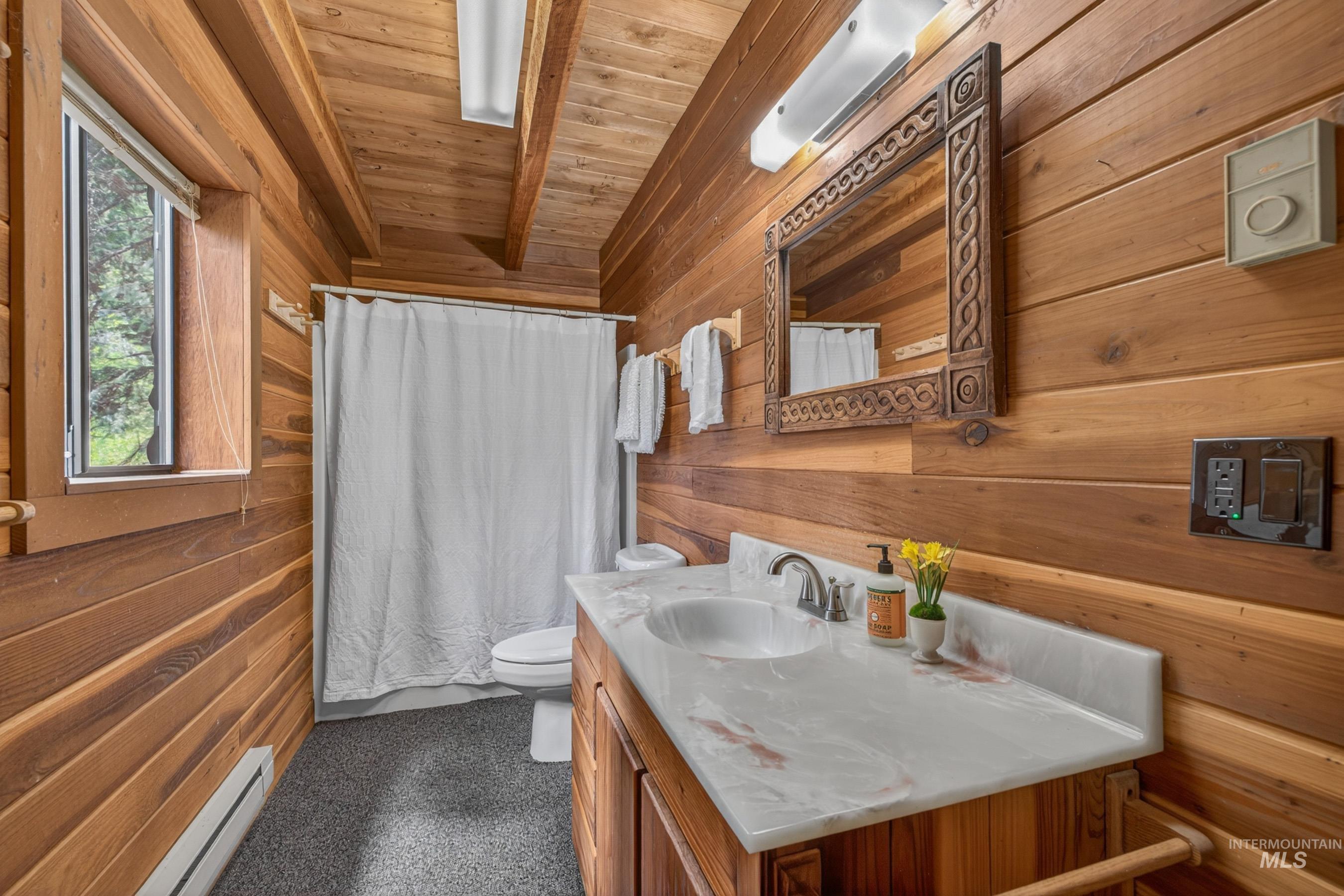 2339 W Mountain Road, Donnelly, Idaho 83615-0000, 4 Bedrooms, 3 Bathrooms, Residential For Sale, Price $1,250,000,MLS 98988434