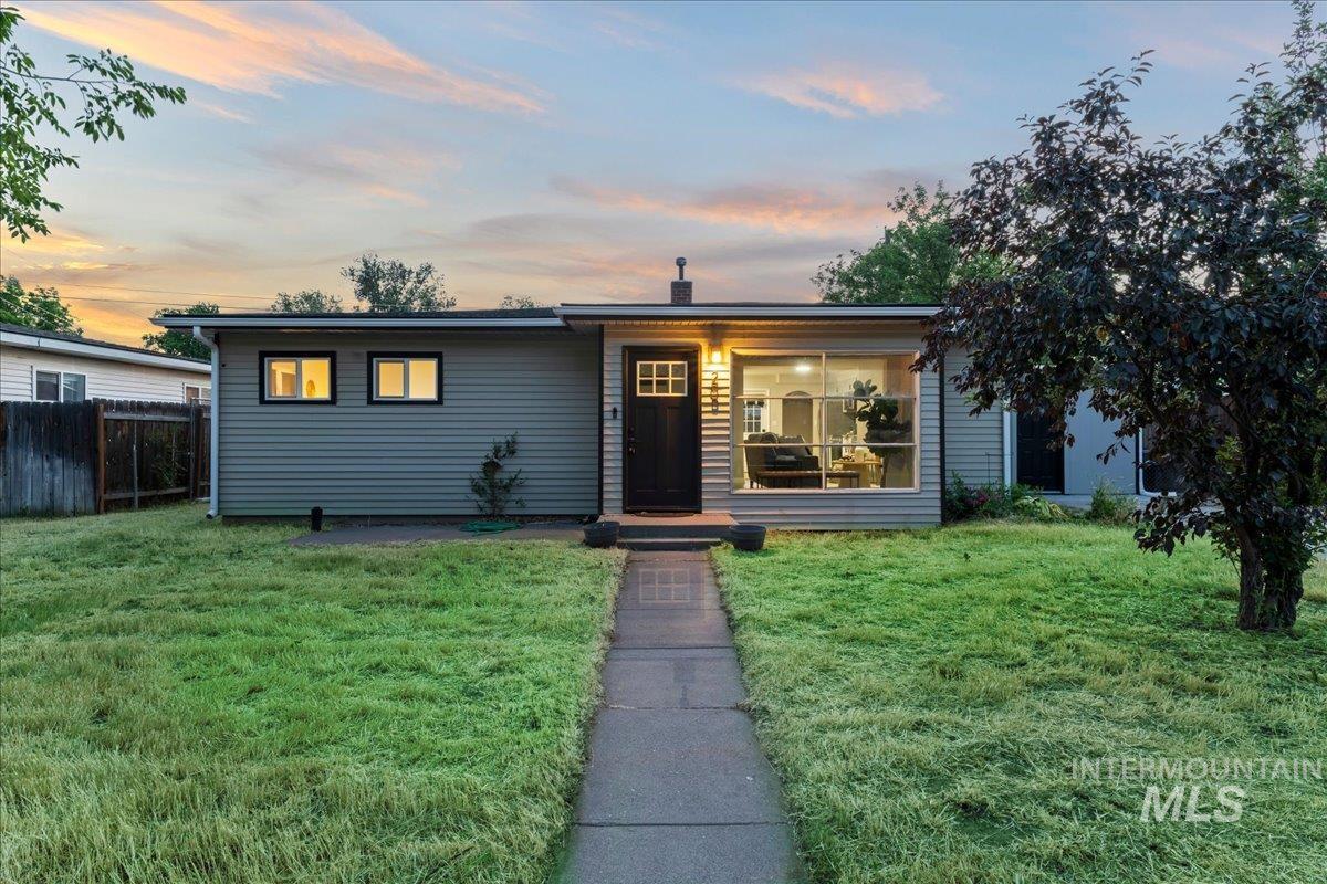 205 Baker Dr, Mountain Home, Idaho 83647, 4 Bedrooms, 1 Bathroom, Residential For Sale, Price $295,000, 98988435