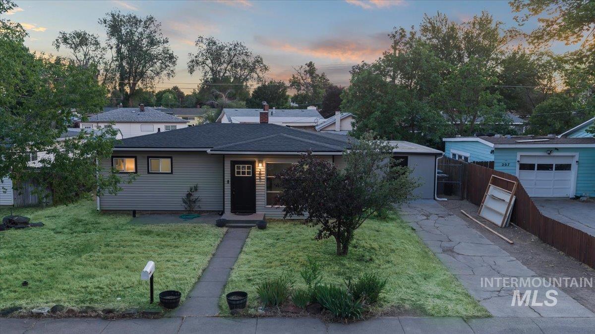 205 Baker Dr, Mountain Home, Idaho 83647, 4 Bedrooms, 1 Bathroom, Residential For Sale, Price $295,000,MLS 98988435