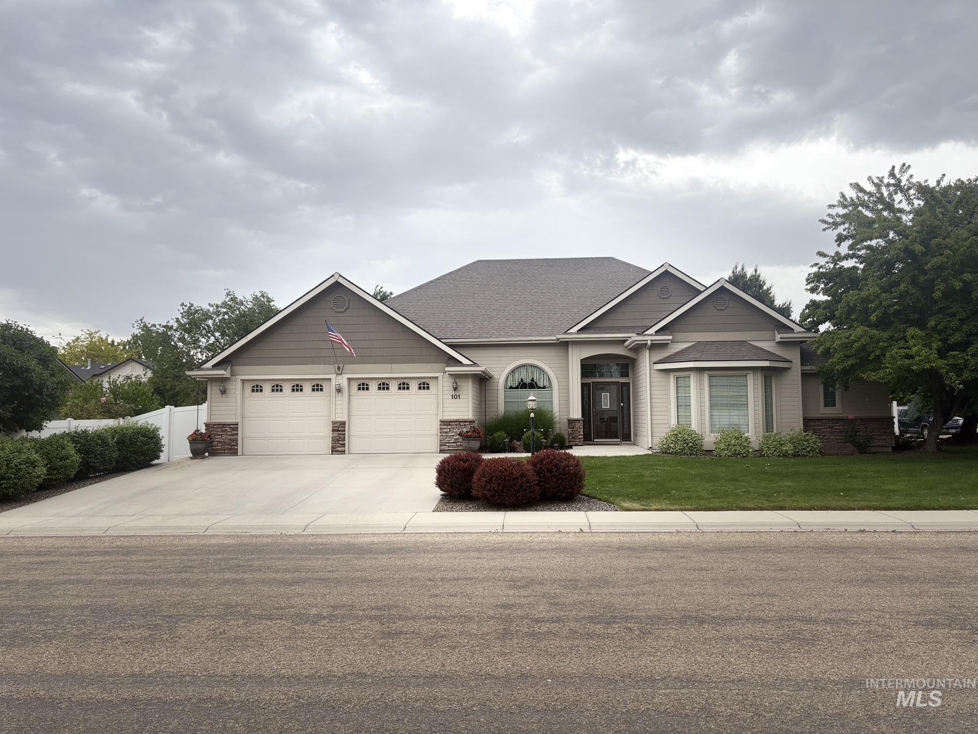 101 W Ross Ave, Parma, Idaho 83660, 3 Bedrooms, 3 Bathrooms, Residential For Sale, Price $1,MLS 98988436