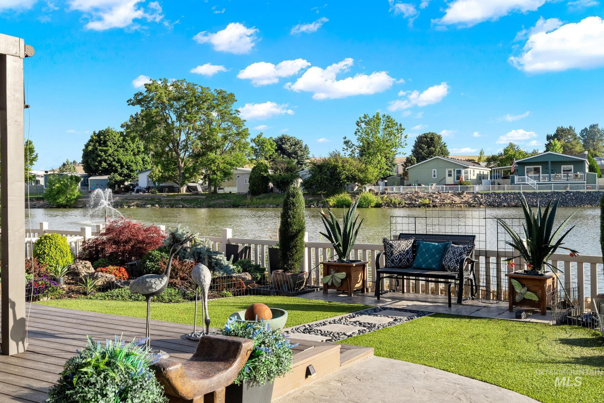 2247 E Blue Lake Ln, Boise, Idaho 83716, 3 Bedrooms, 2 Bathrooms, Residential For Sale, Price $247,900,MLS 98988437