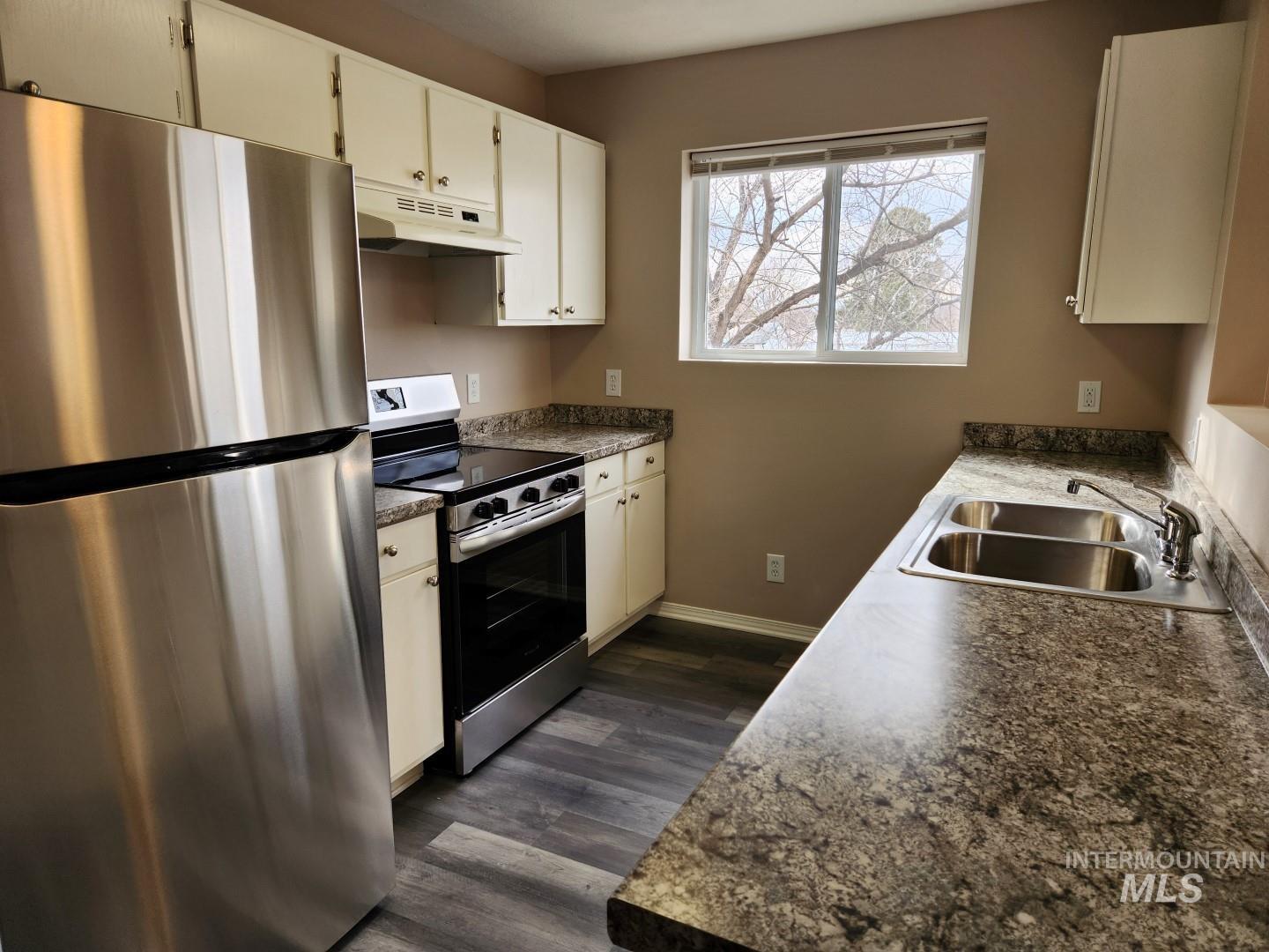 1974 Decker, Payette, Idaho 83661, 2 Bedrooms, 1 Bathroom, Rental For Rent, Price $1,300,MLS 98988448
