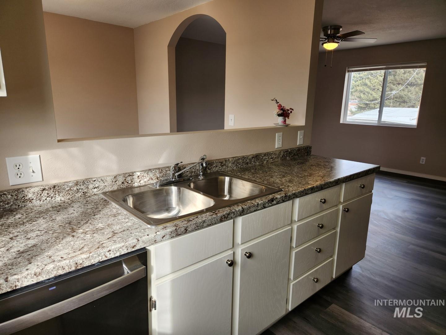 1974 Decker, Payette, Idaho 83661, 2 Bedrooms, 1 Bathroom, Rental For Rent, Price $1,300,MLS 98988448