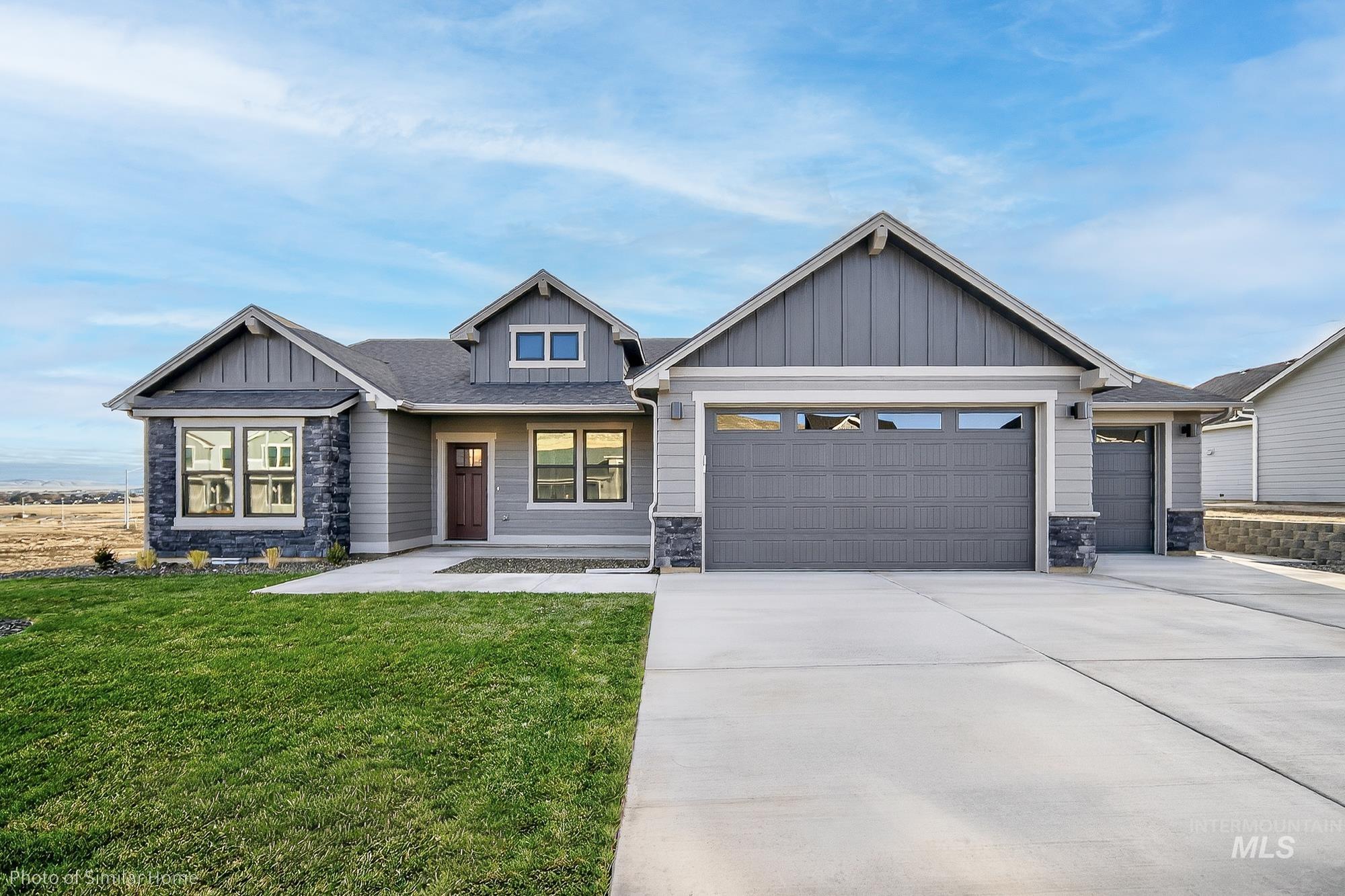 913 S Roan Ridge St., Nampa, Idaho 83686, 3 Bedrooms, 2 Bathrooms, Residential For Sale, Price $468,990,MLS 98988449
