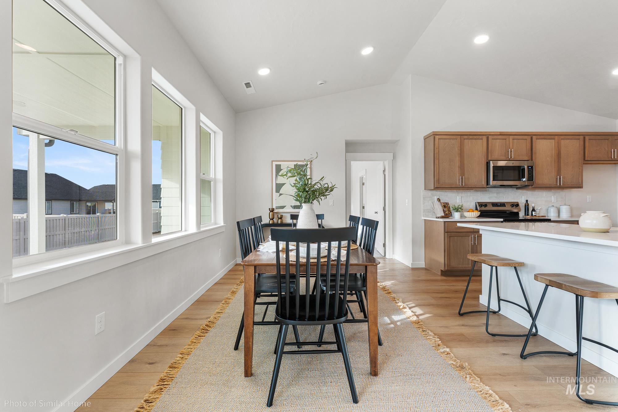 913 S Roan Ridge St., Nampa, Idaho 83686, 3 Bedrooms, 2 Bathrooms, Residential For Sale, Price $468,990,MLS 98988449