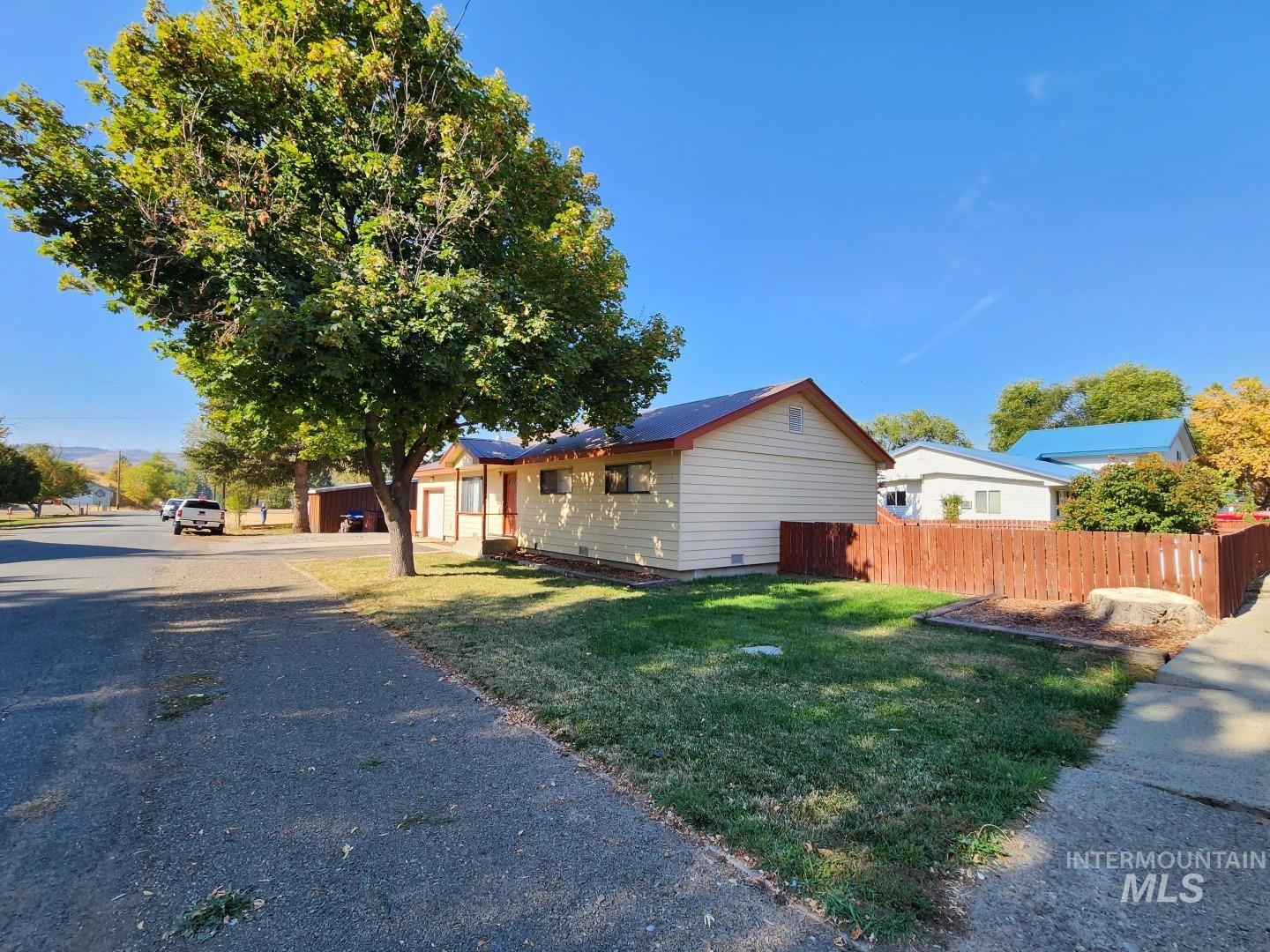 106 E Whiteley, Council, Idaho 83612, 3 Bedrooms, 1 Bathroom, Rental For Rent, Price $1,350,MLS 98988450