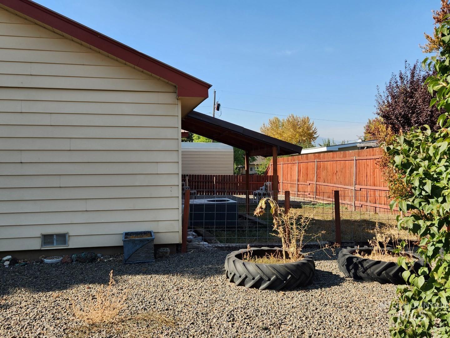 106 E Whiteley, Council, Idaho 83612, 3 Bedrooms, 1 Bathroom, Rental For Rent, Price $1,350,MLS 98988450