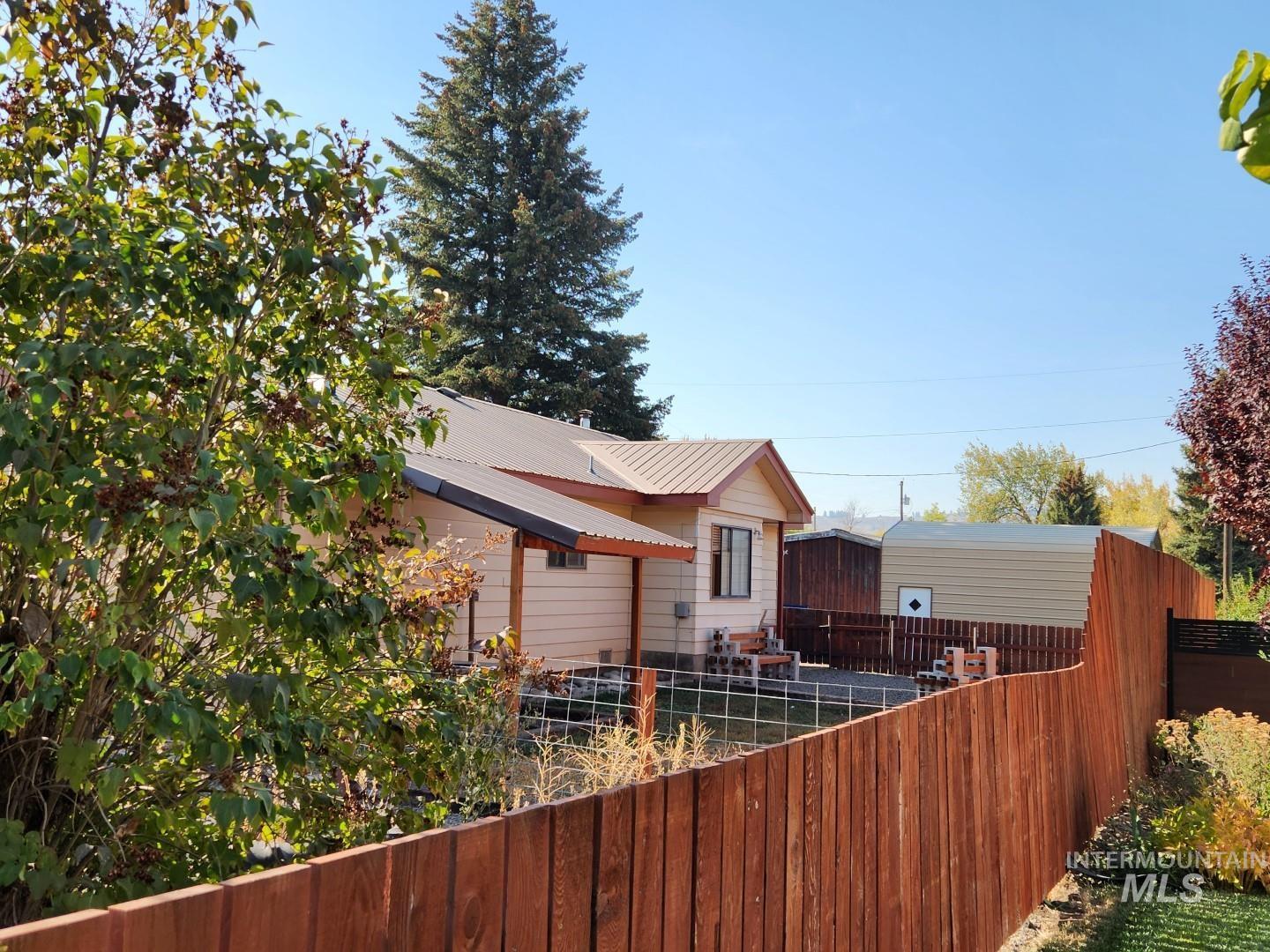 106 E Whiteley, Council, Idaho 83612, 3 Bedrooms, 1 Bathroom, Rental For Rent, Price $1,350,MLS 98988450