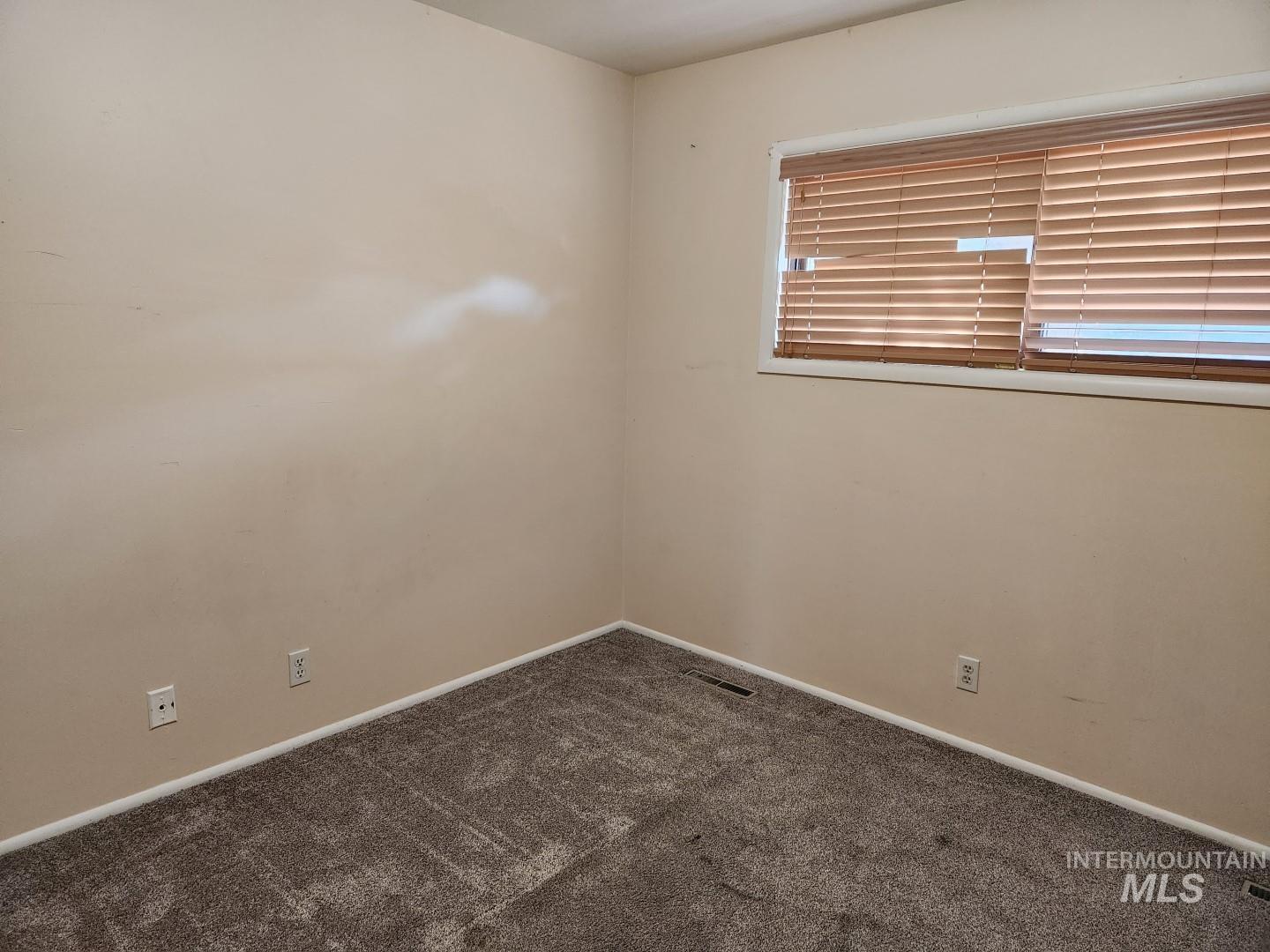 106 E Whiteley, Council, Idaho 83612, 3 Bedrooms, 1 Bathroom, Rental For Rent, Price $1,350,MLS 98988450