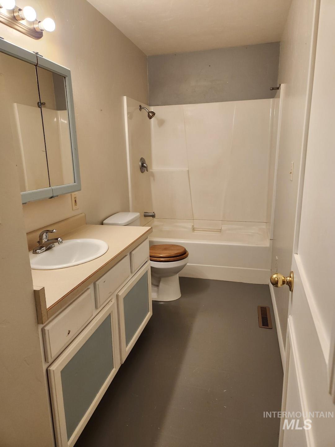 106 E Whiteley, Council, Idaho 83612, 3 Bedrooms, 1 Bathroom, Rental For Rent, Price $1,350,MLS 98988450