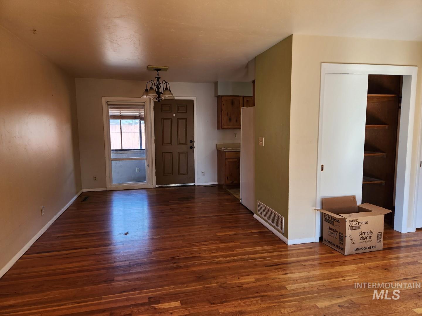 106 E Whiteley, Council, Idaho 83612, 3 Bedrooms, 1 Bathroom, Rental For Rent, Price $1,350,MLS 98988450